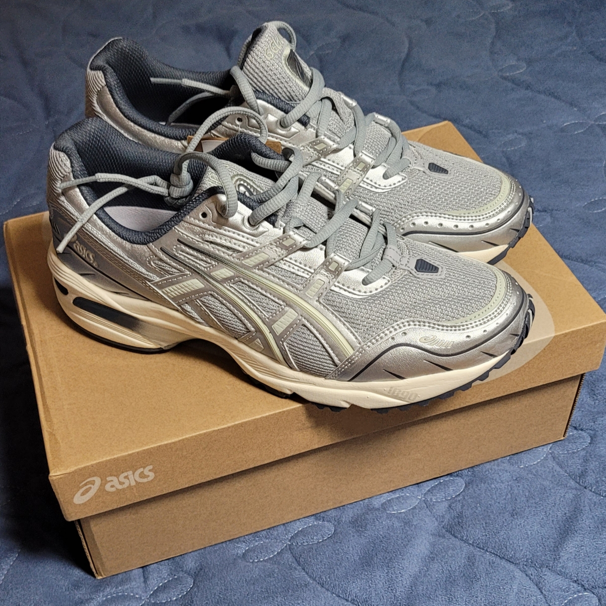 Asics Gel-1090 Piedmont Grey 착용 스타일
