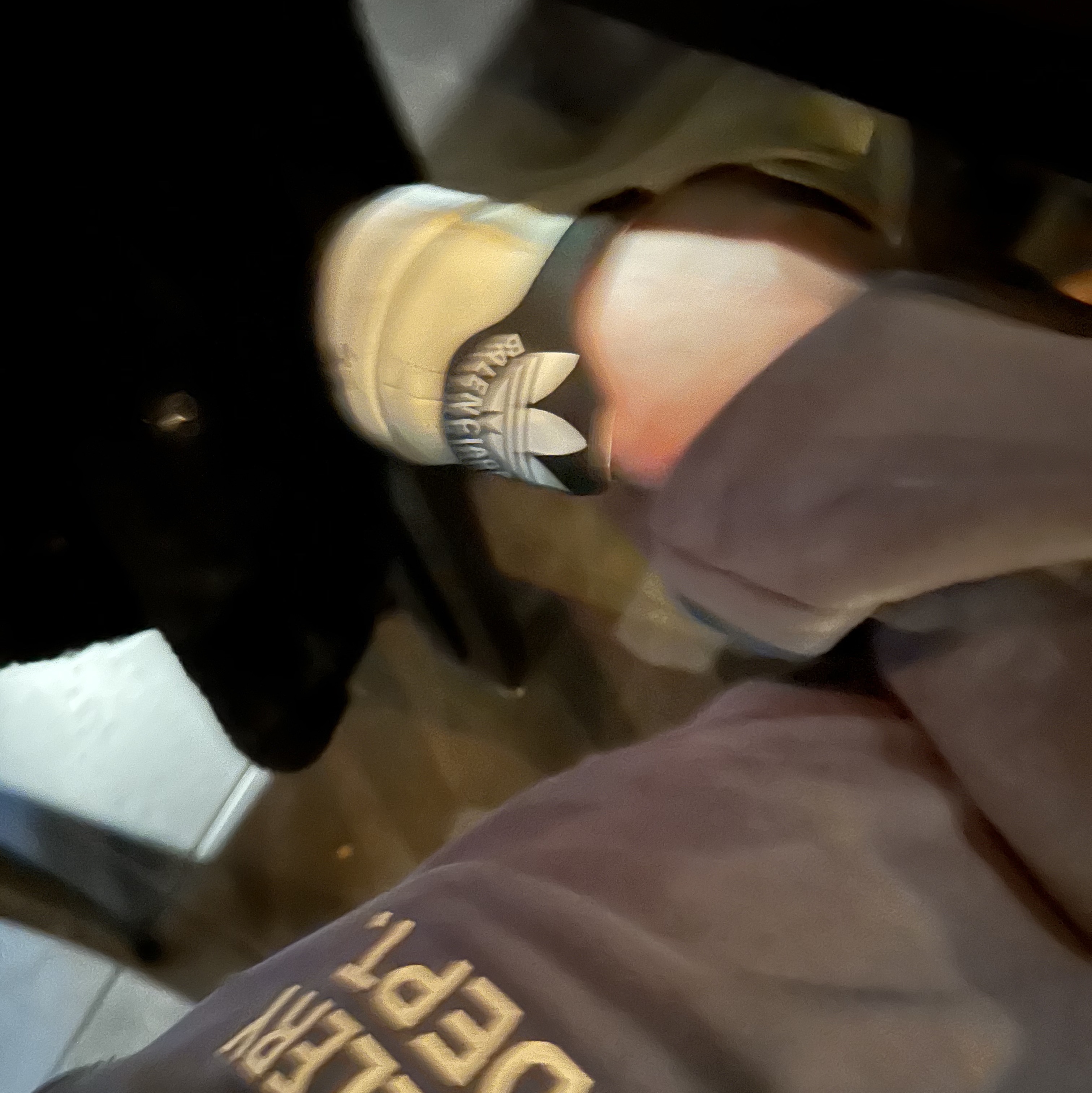 Balenciaga x Adidas Stan Smith Off White 착용 스타일