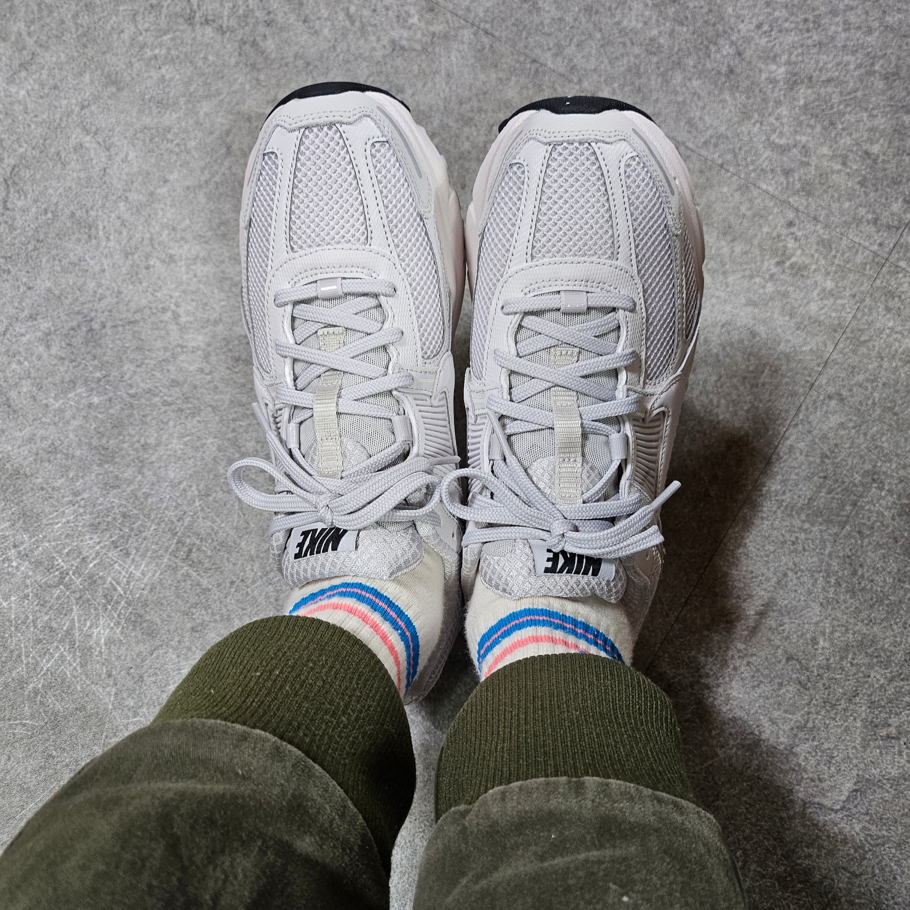 Nike Zoom Vomero 5 SP Vast Grey 2023 착용 스타일