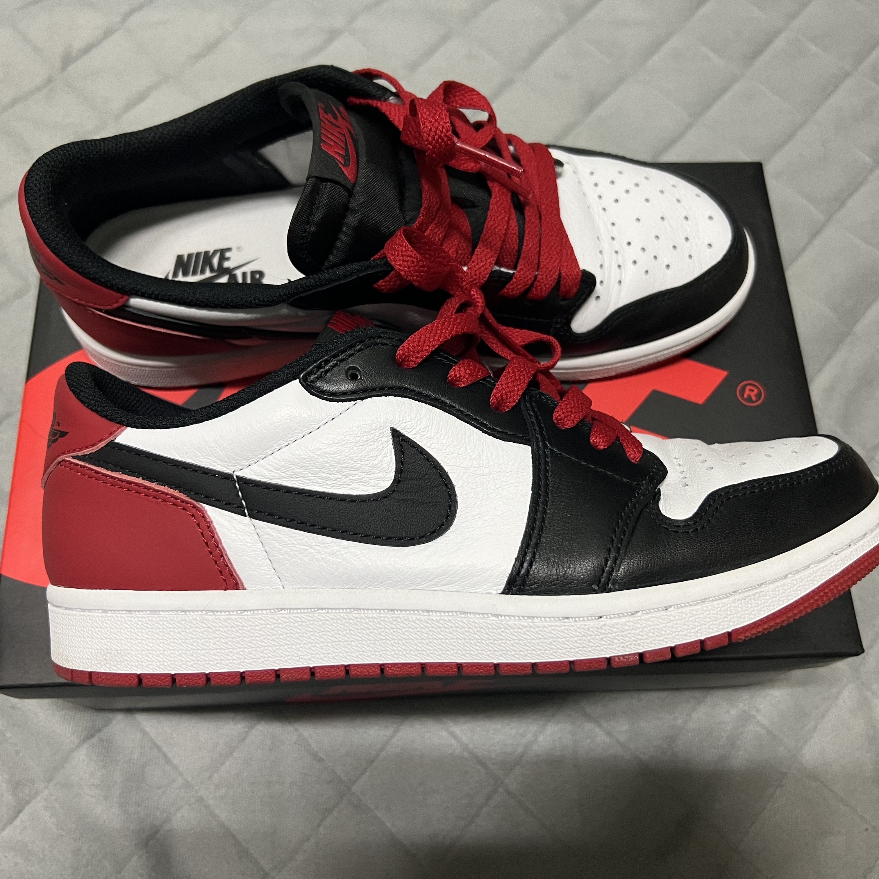 Jordan 1 Retro Low OG Black Toe 착용 스타일 - 2