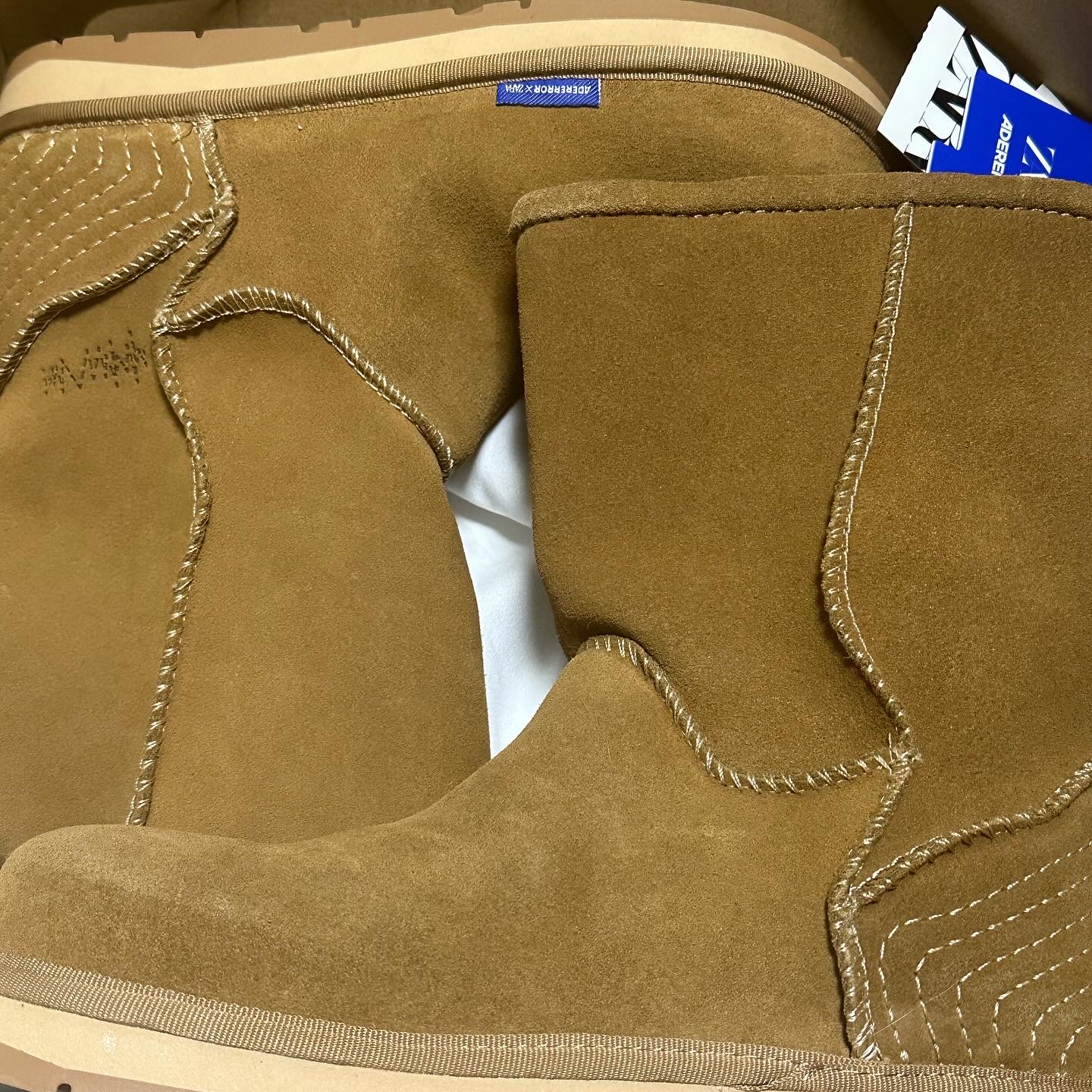 Zara x Ader Error Split Suede Flat Ankle Boots Sand Brown 착용 스타일 - 4