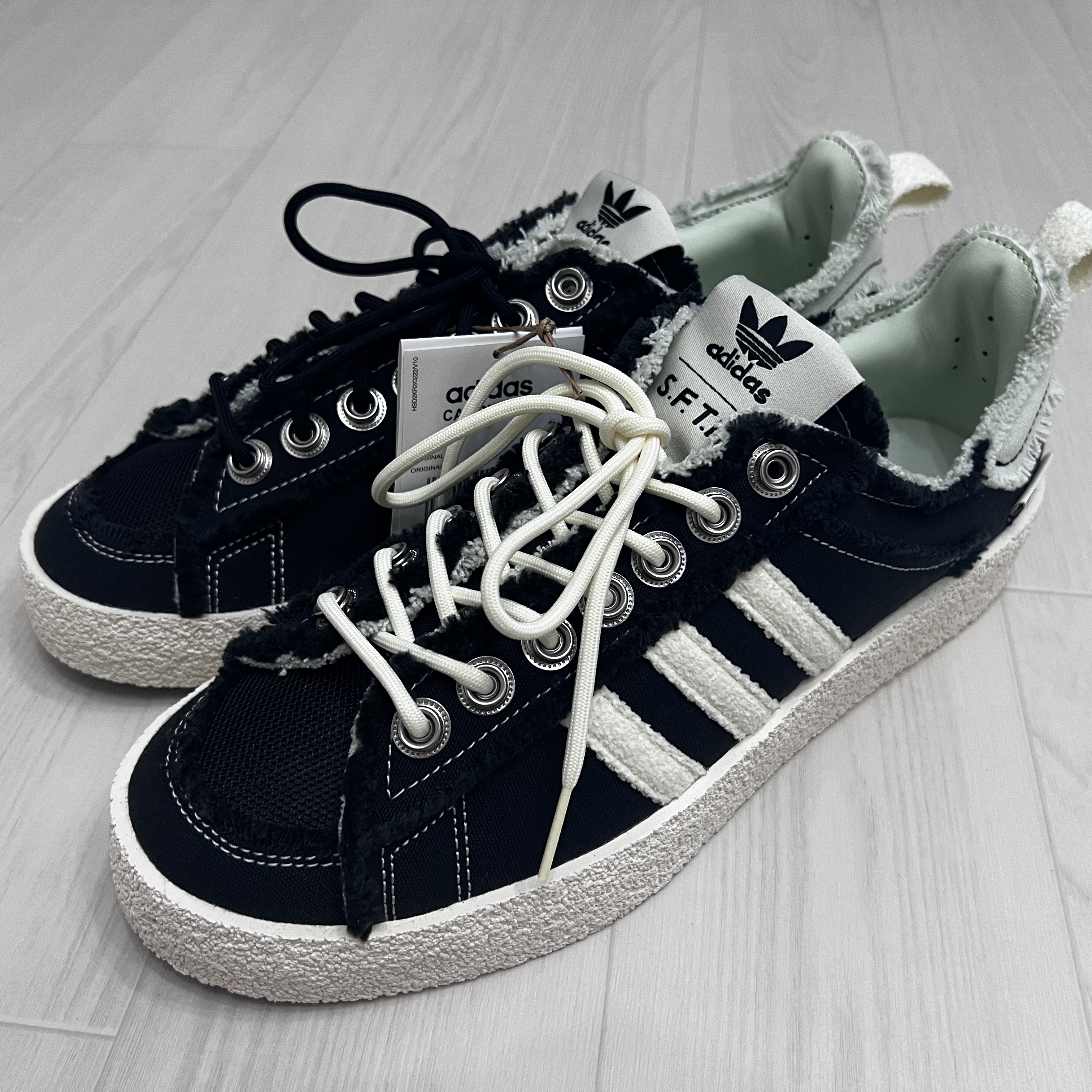 Adidas x Song for the Mute Campus 80s Core Black Cream White 착용 스타일 - 1