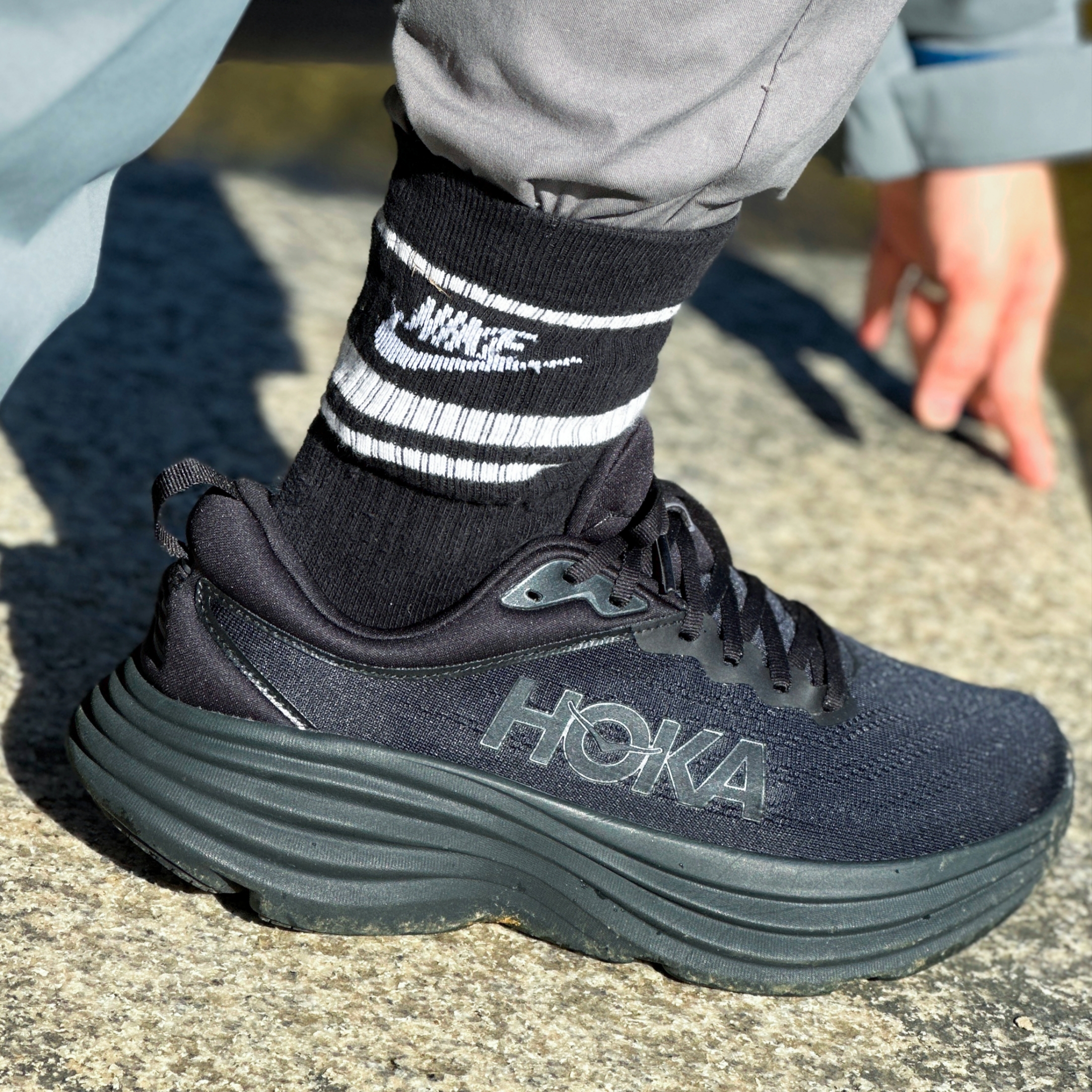 Hoka Bondi 8 Black - Wide 착용 스타일 - 7