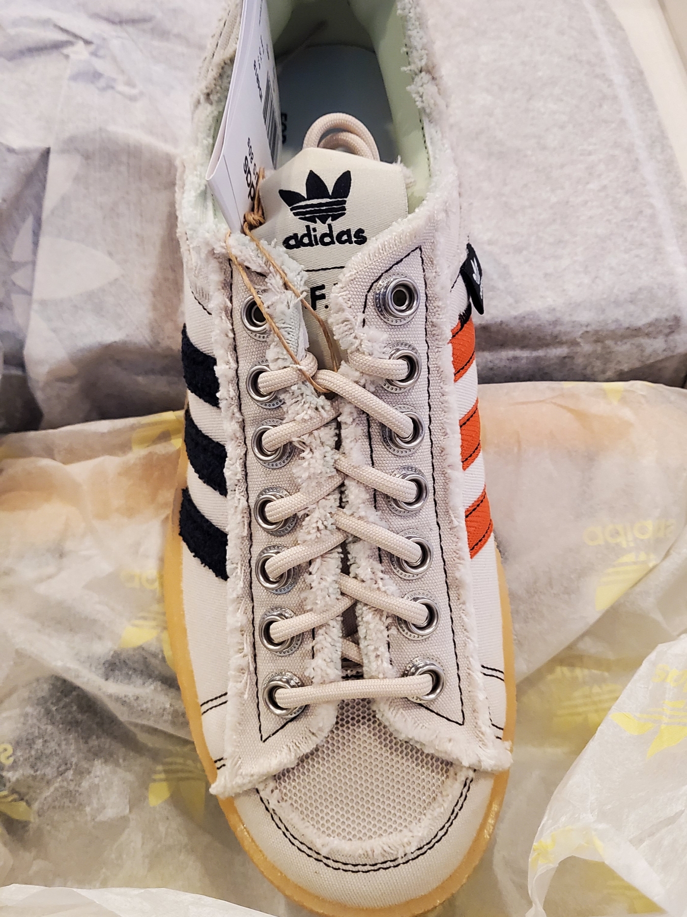 Adidas x Song for the Mute Campus 80s Bliss Core Black 착용 스타일 - 1