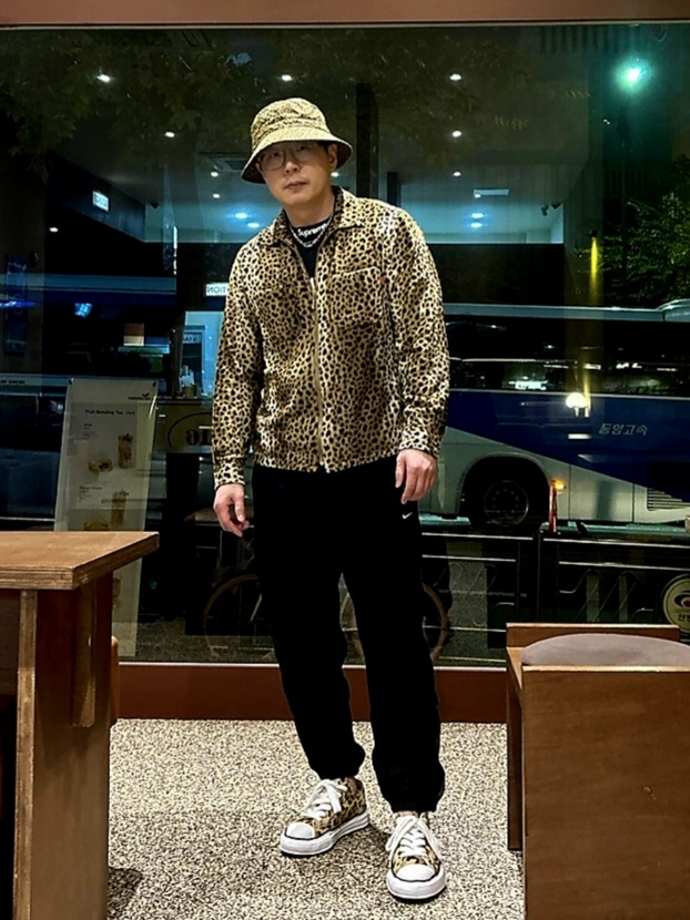 Supreme x Barbour Waxed Cotton Crusher Leopard - 20SS, Maison Mihara Yasuhiro Peterson OG Sole Calf Hair Low-top Sneakers Leopard 착용 스타일 - 3