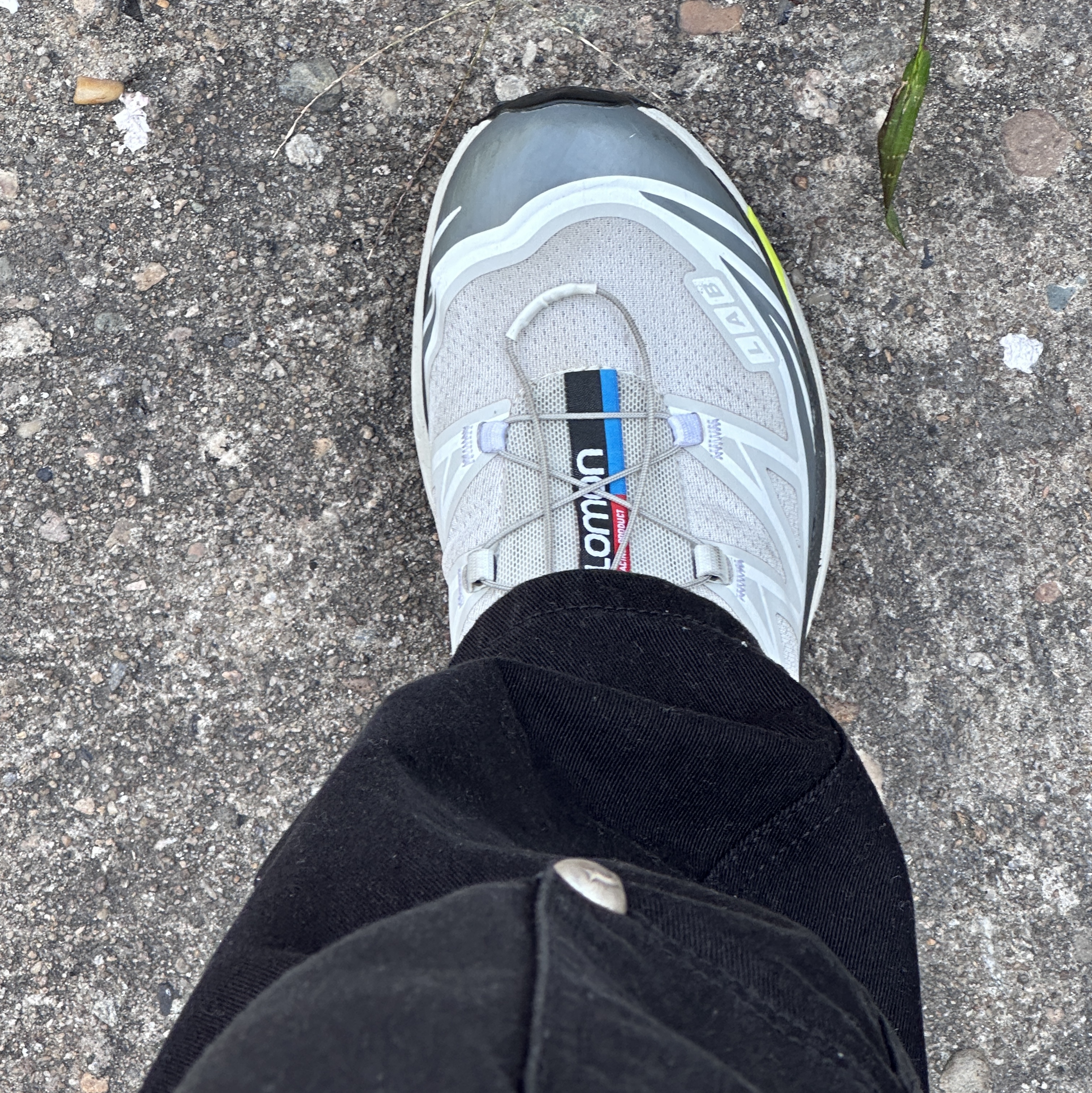 Salomon XT-6 ADV Lunar Rock 착용 스타일