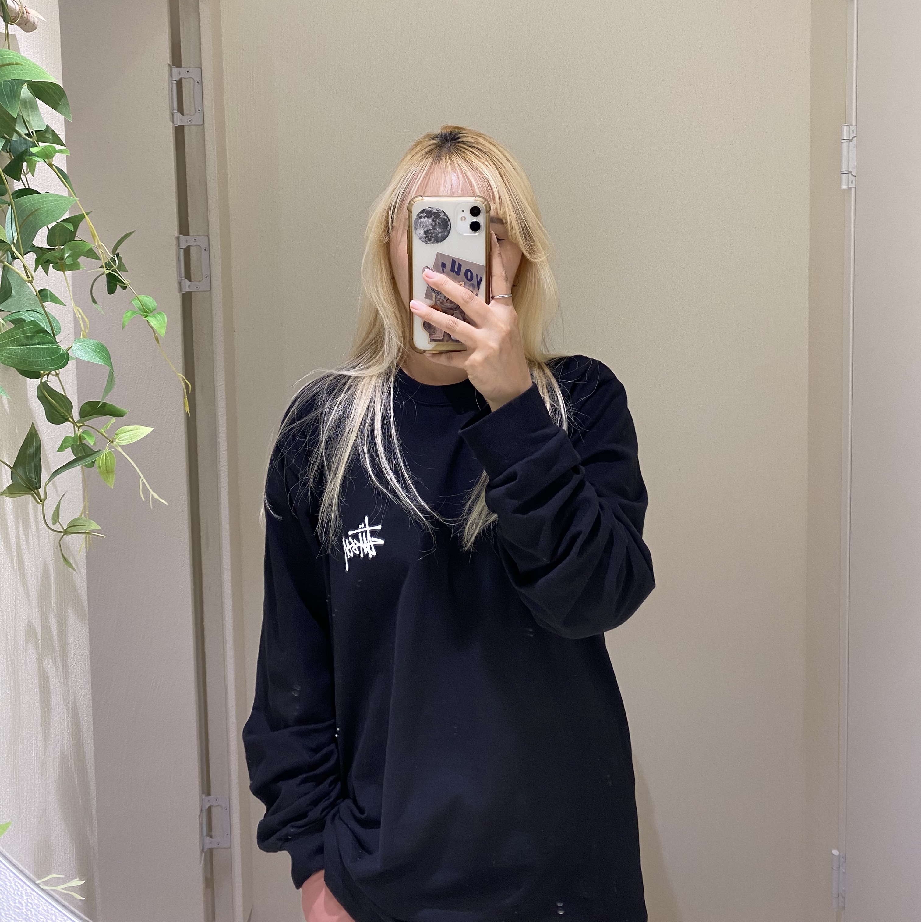 Stussy Basic Stussy LS T-Shirt Black 2022, Stussy Canvas Side Pouch Washed Black 착용 스타일 - 3
