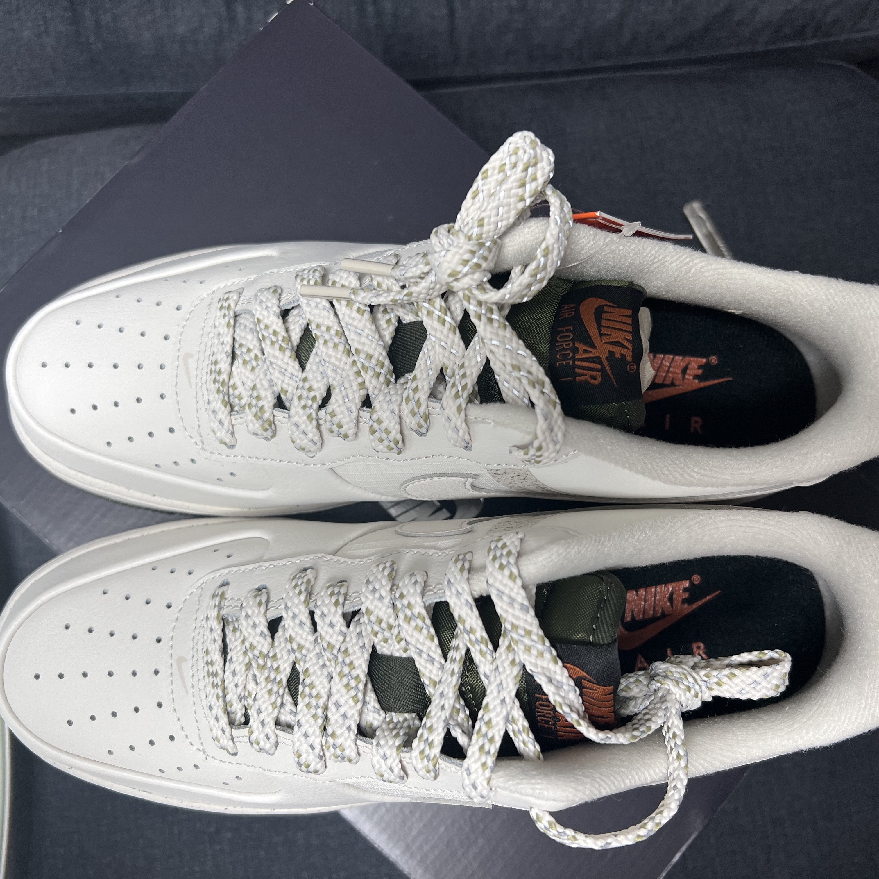 Nike Air Force 1 '07 LV8 Phantom Cargo Khaki 착용 스타일 - 1