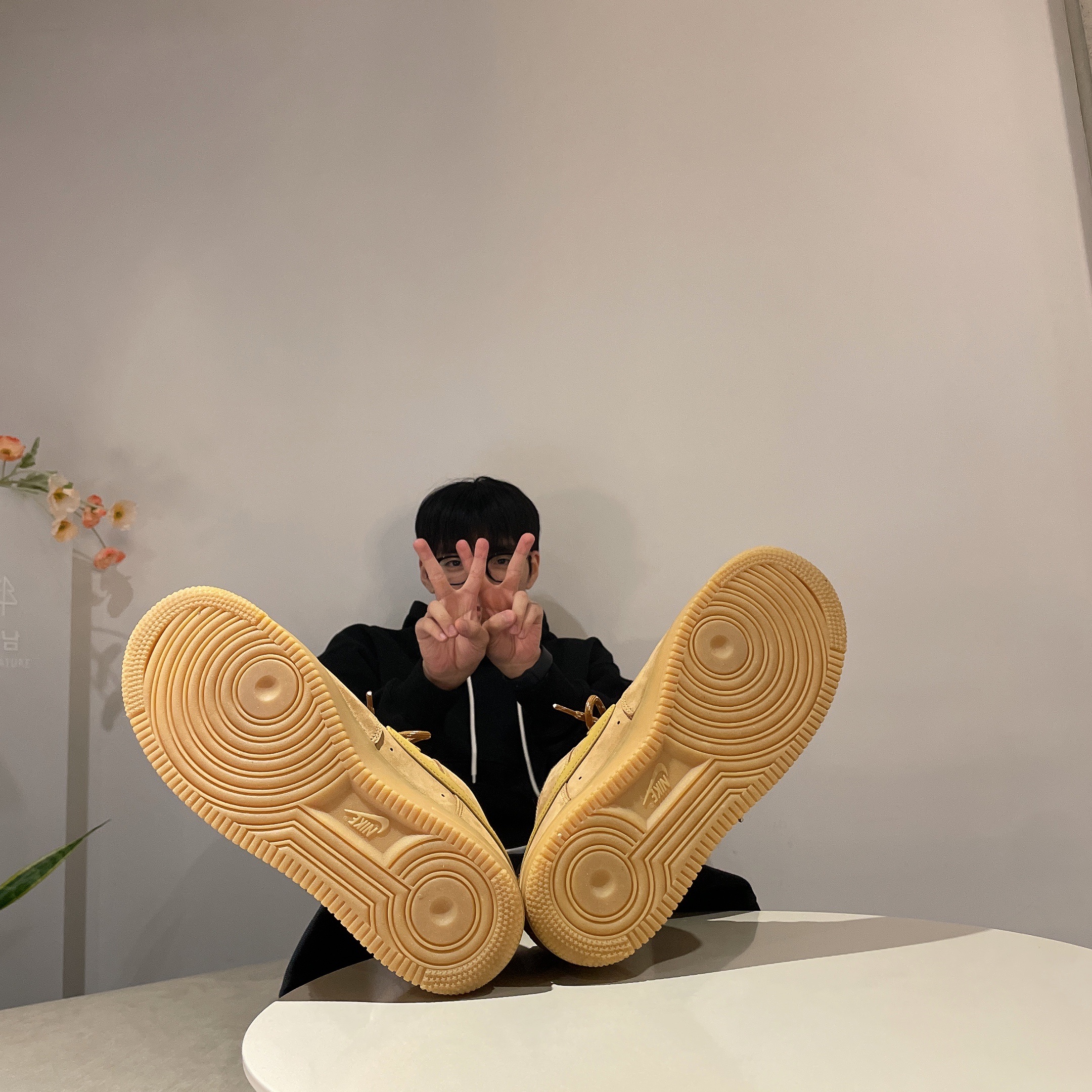 Nike Air Force 1 '07 WB Flax 착용 스타일 - 2