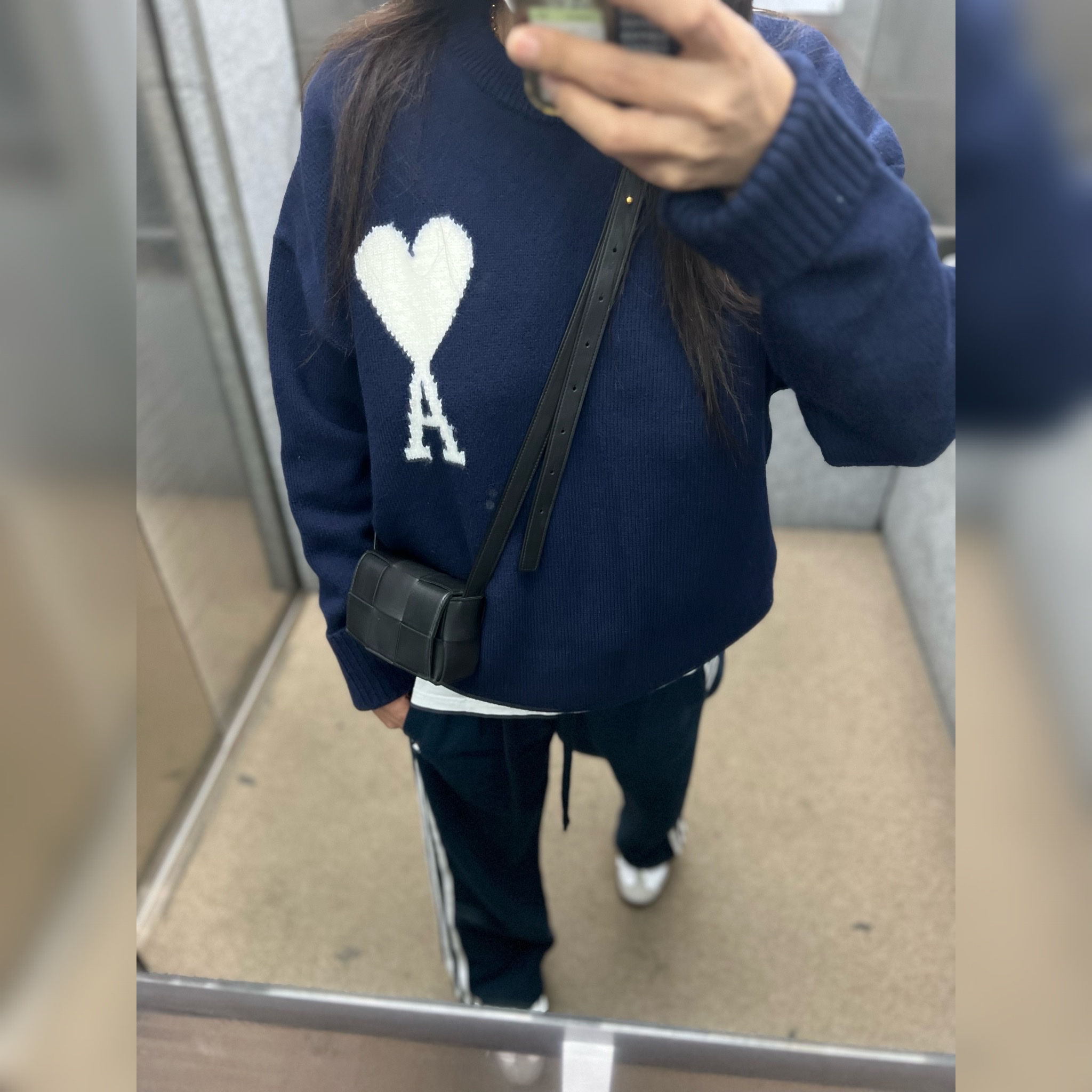 AMI de Coeur Oversize Intarsia Sweater Nautic Blue White 착용 스타일
