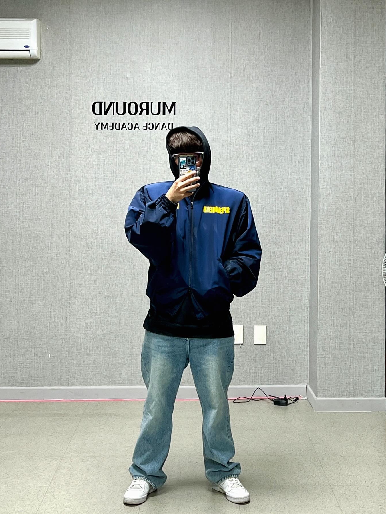 Undermycar Maigan Padded Shoulder Zip-Up Blouson India Ink - 23FW, Adidas Forum Low Triple White 착용 스타일