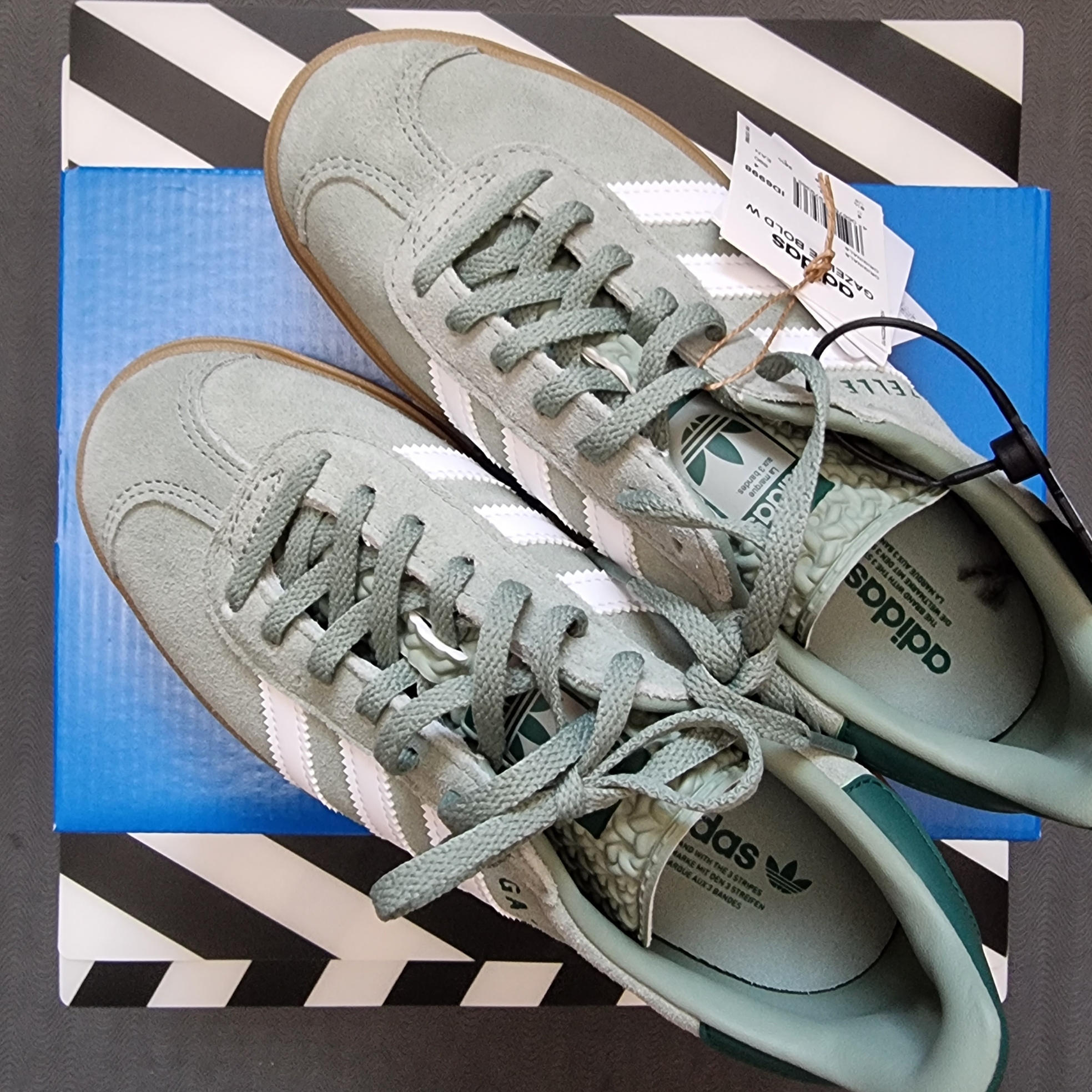 (W) Adidas Gazelle Bold Silver Green Cloud White 착용 스타일