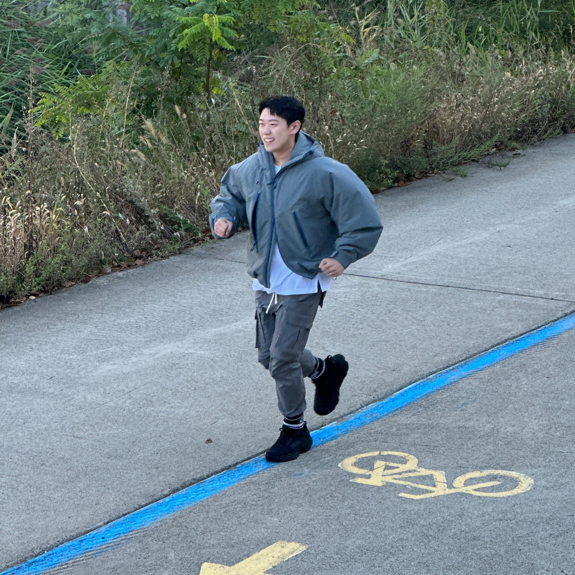 Hoka Bondi 8 Black - Wide 착용 스타일 - 3