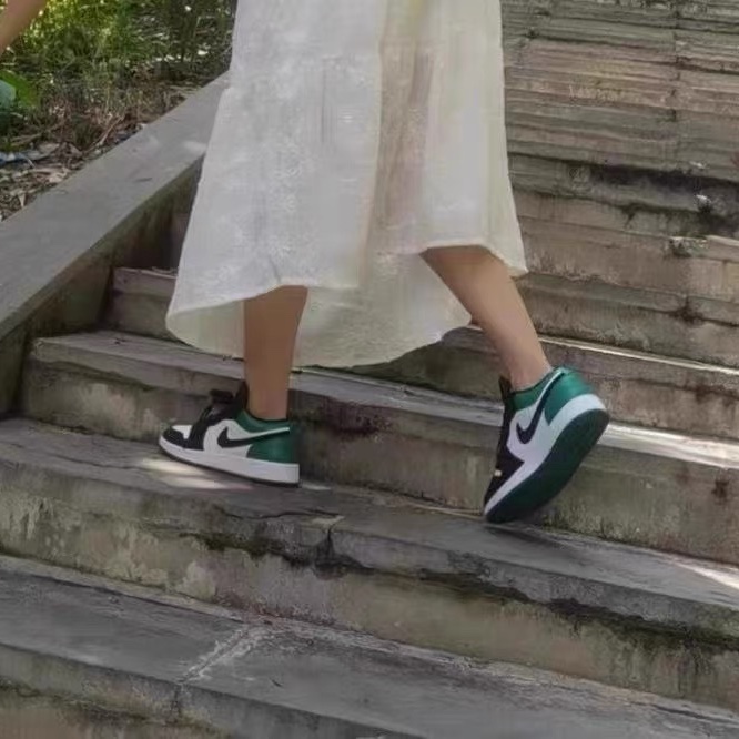 (GS) Jordan 1 Low Black Mystic Green 착용 스타일