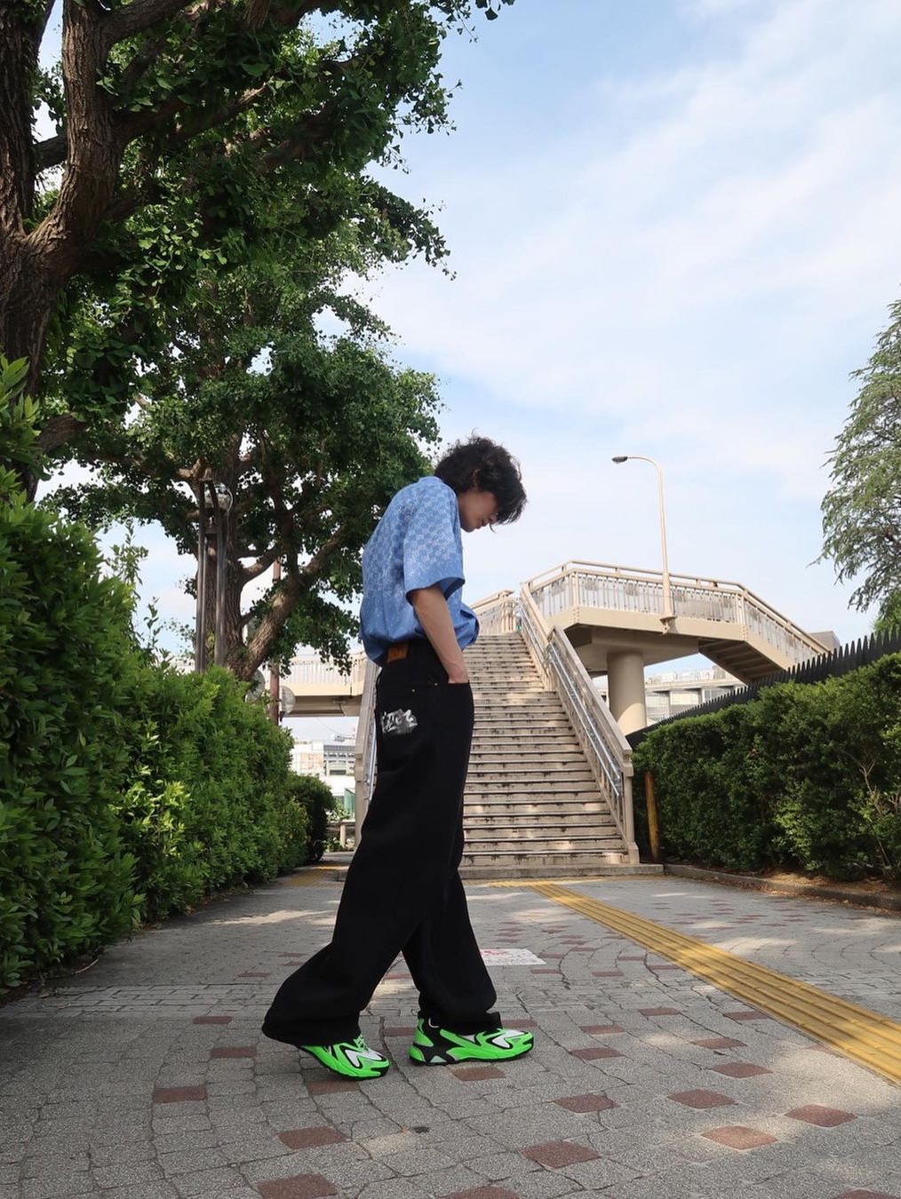 Louis Vuitton Runner Tatic Sneakers Green 착용 스타일