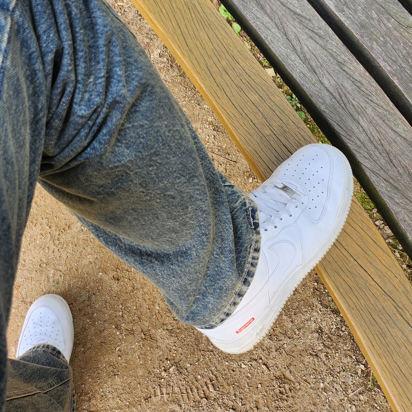 Nike x Supreme Air Force 1 Low White 착용 스타일