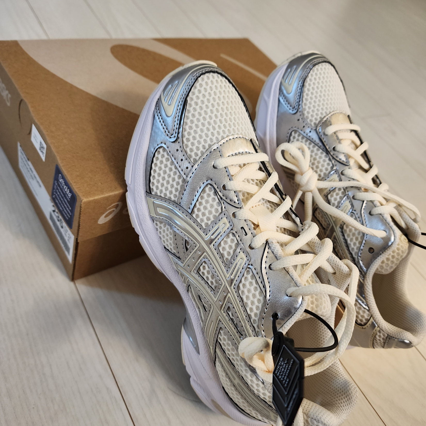 (W) Asics Gel-1130 Cream Pure Silver 착용 스타일 - 3
