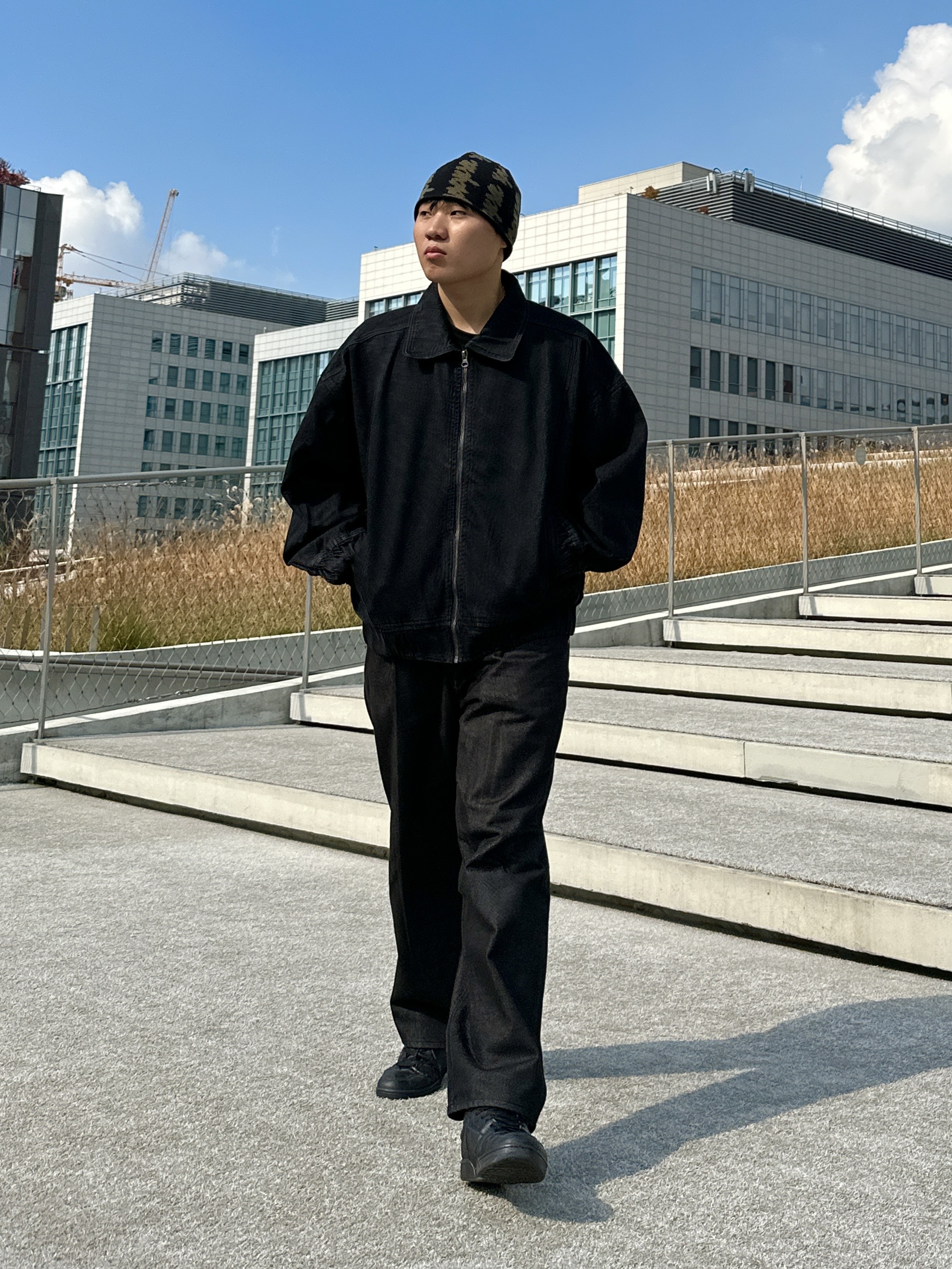 Nike Air Force 1 '07 Low Triple Black 착용 스타일 - 2