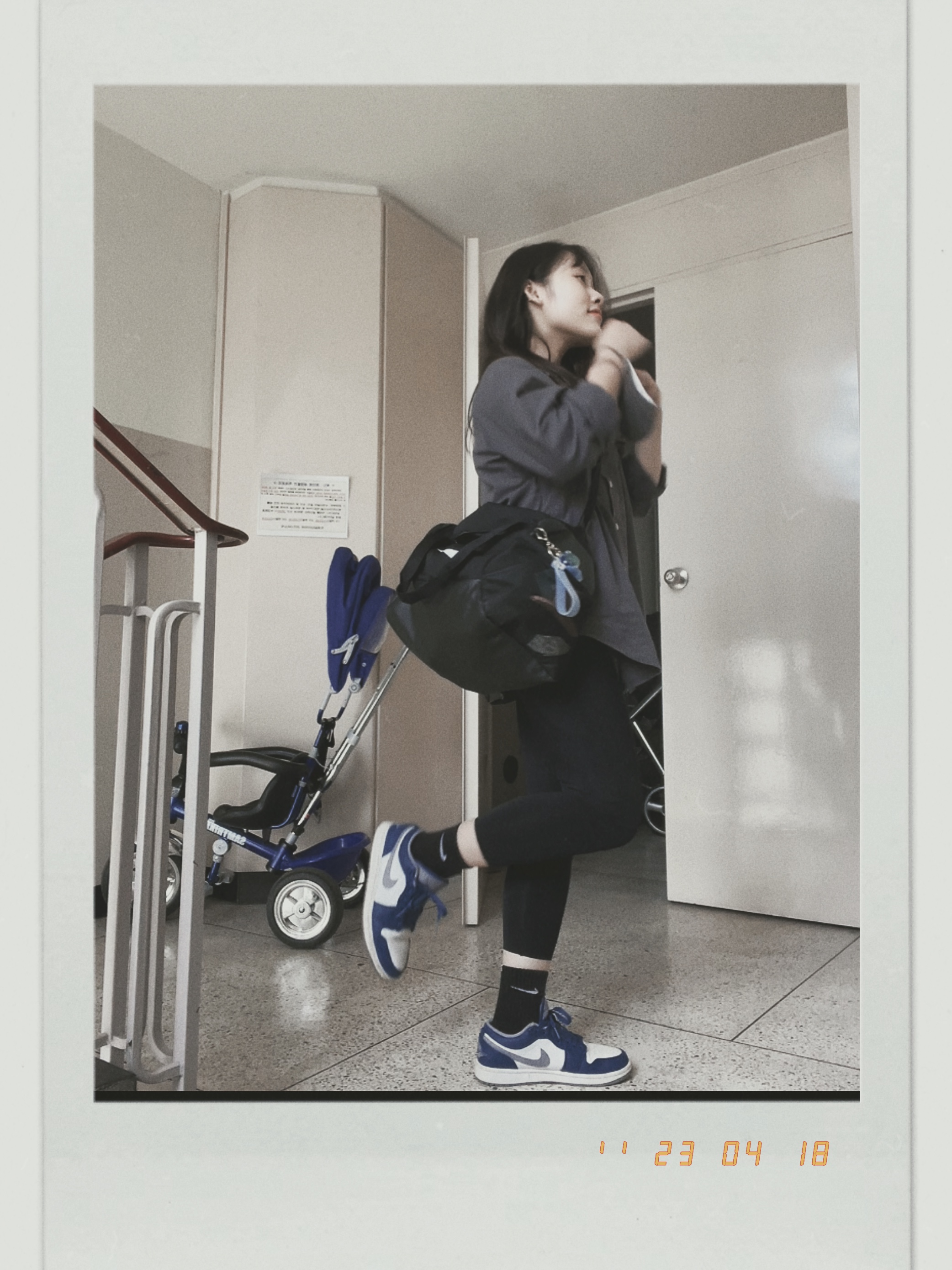 Nike Brasilia 9.5 Training Duffle Bag Extra Small 25L Black, Jordan 1 Low True Blue Cement Grey 착용 스타일
