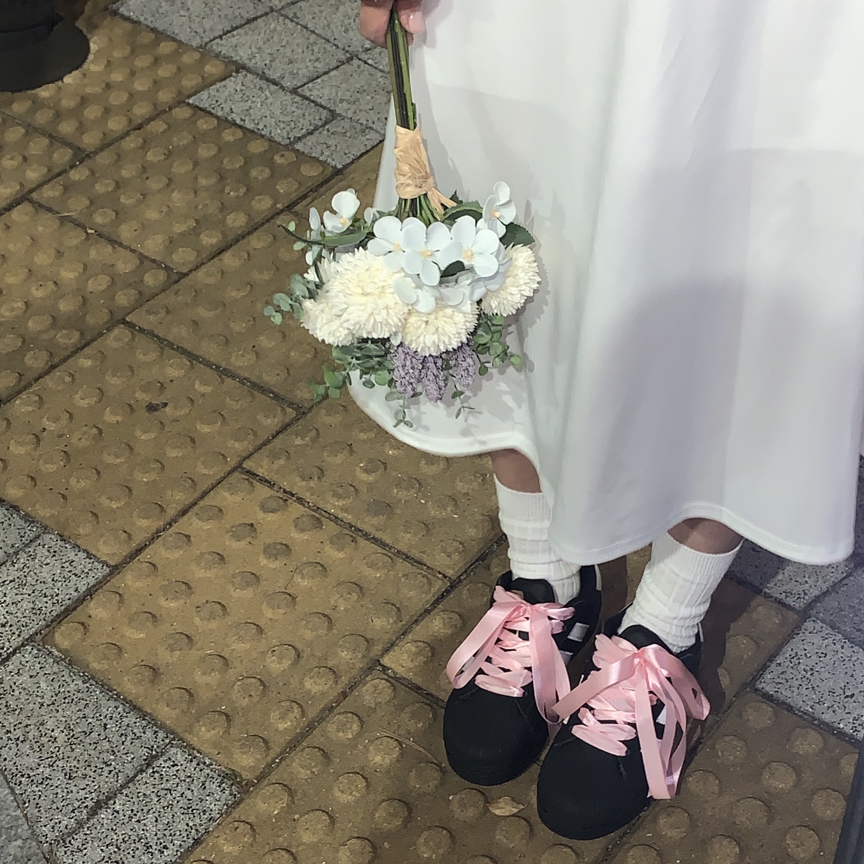 Adidas Superstar XLG Core Black White 착용 스타일 - 1