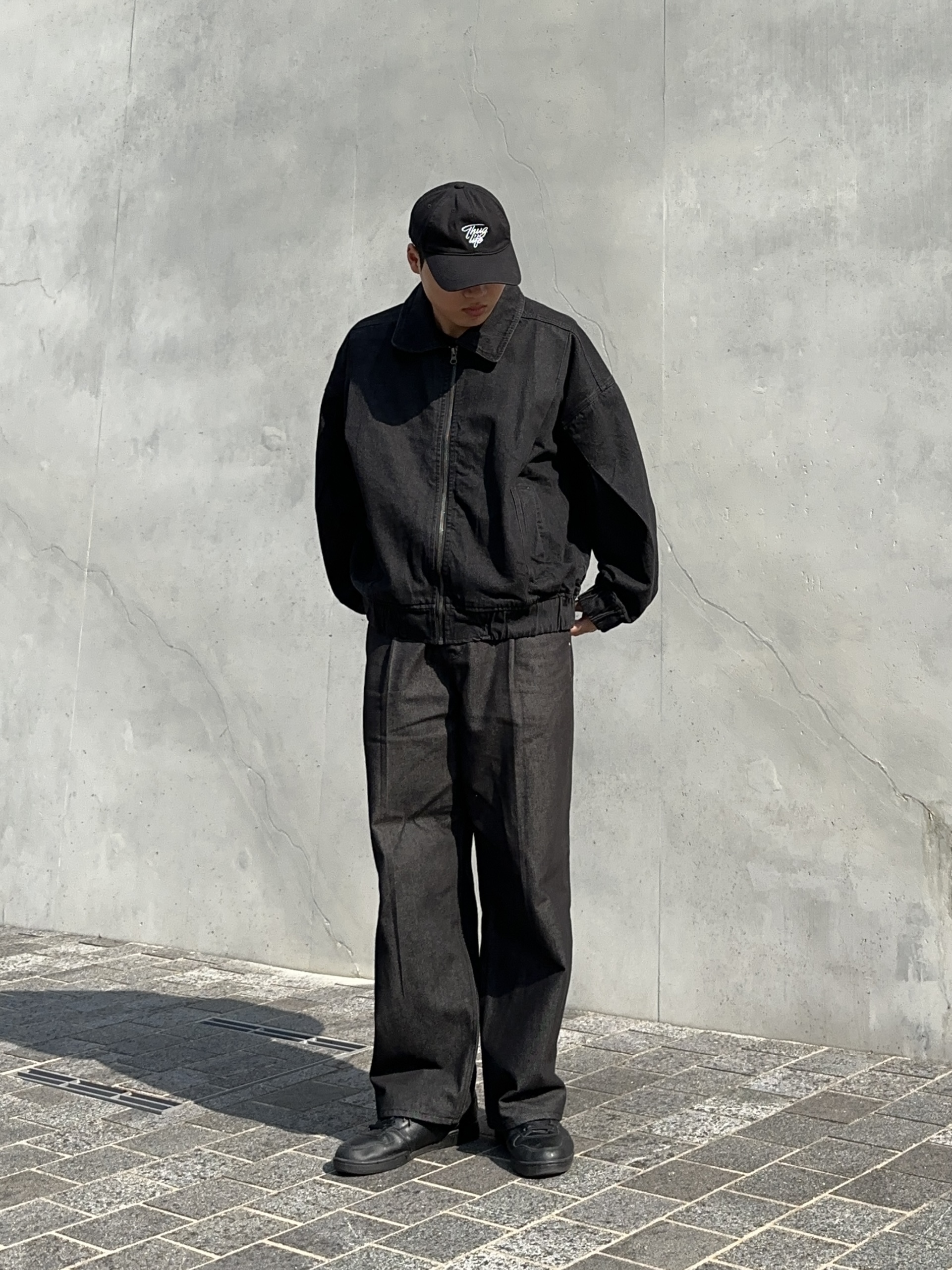 Nike Air Force 1 '07 Low Triple Black 착용 스타일 - 1