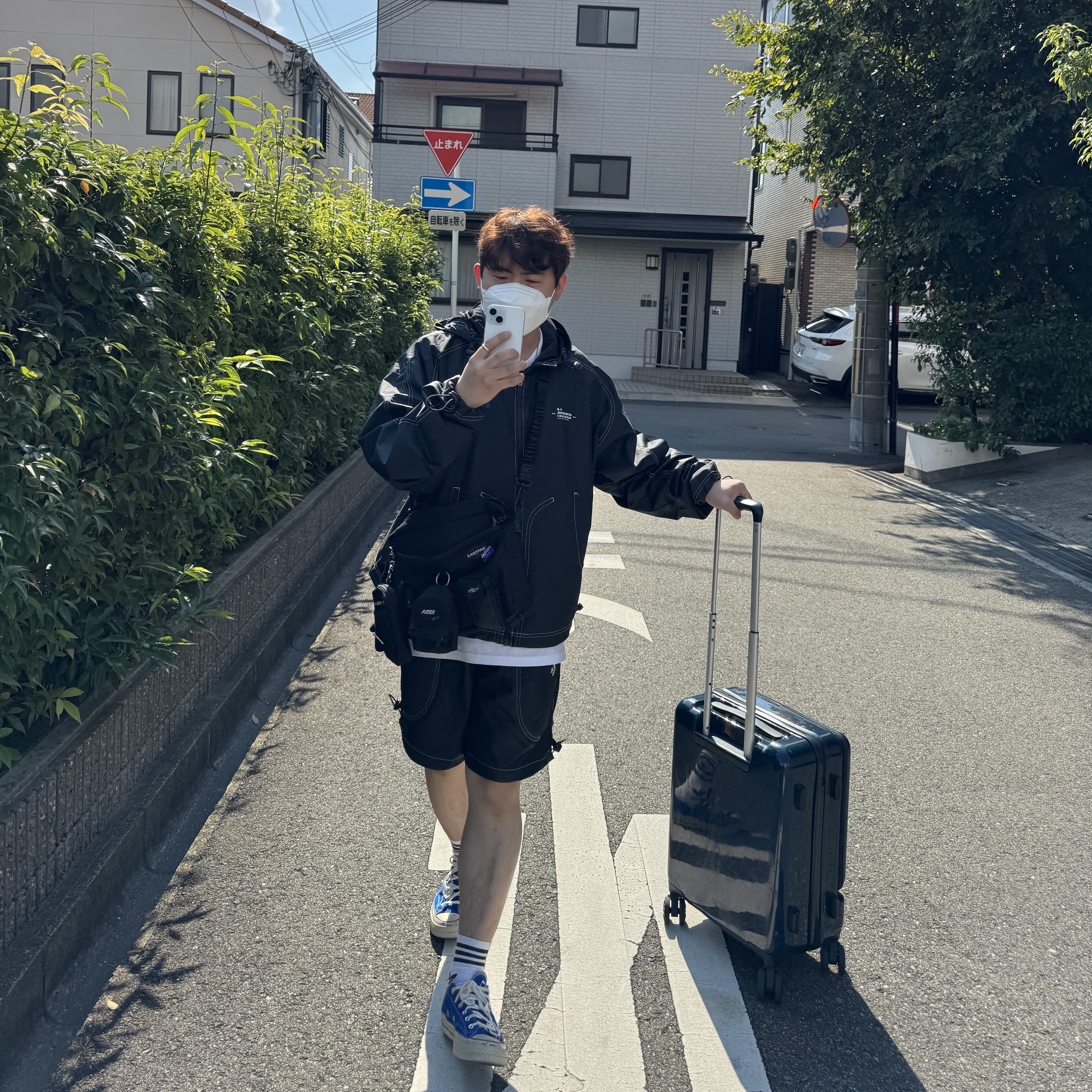Converse x Ader Error Shapes Light Jacket Converse Black, Converse x Ader Error Shapes Shorts Black 착용 스타일 - 2