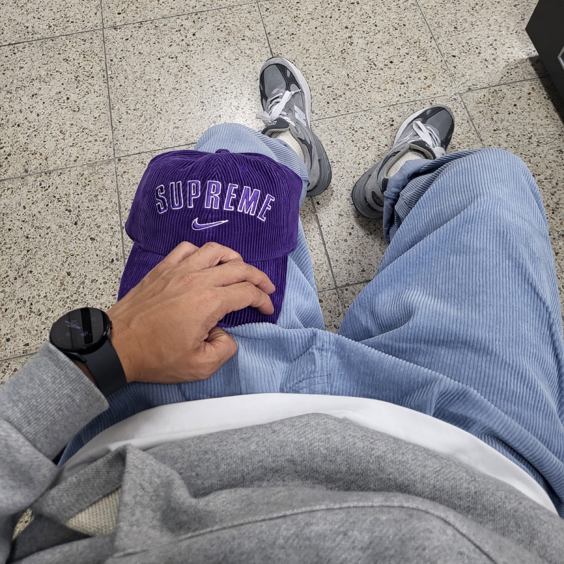 Supreme x Nike Arc Corduroy 6-Panel Purple - 22SS, New Balance 993 Made in USA Grey - D Standard 착용 스타일
