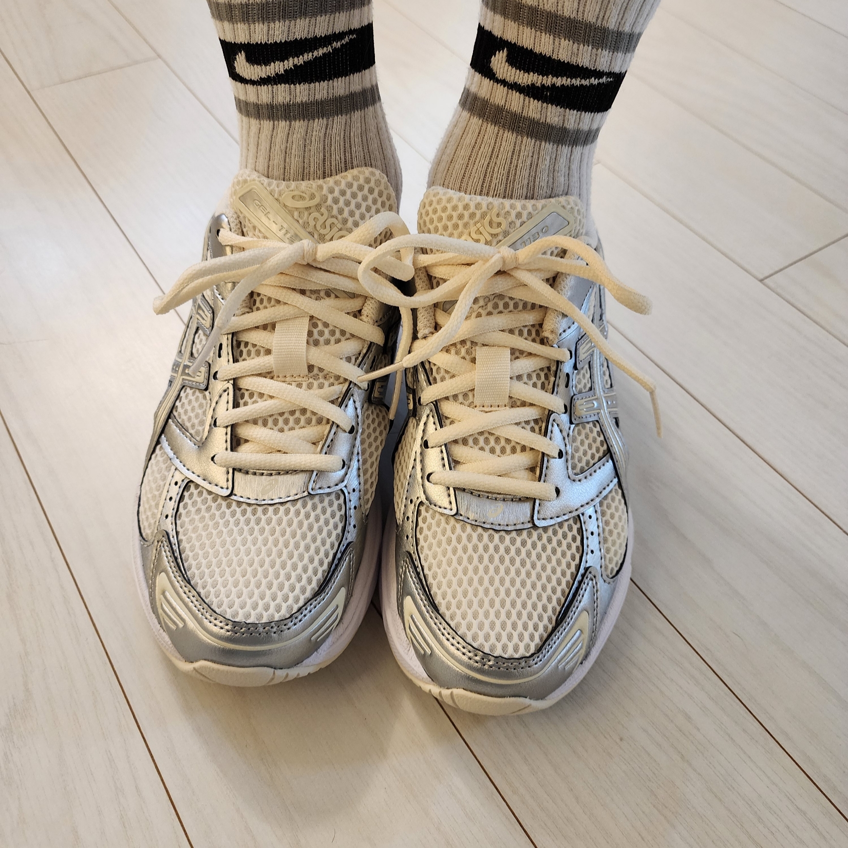(W) Asics Gel-1130 Cream Pure Silver 착용 스타일 - 1