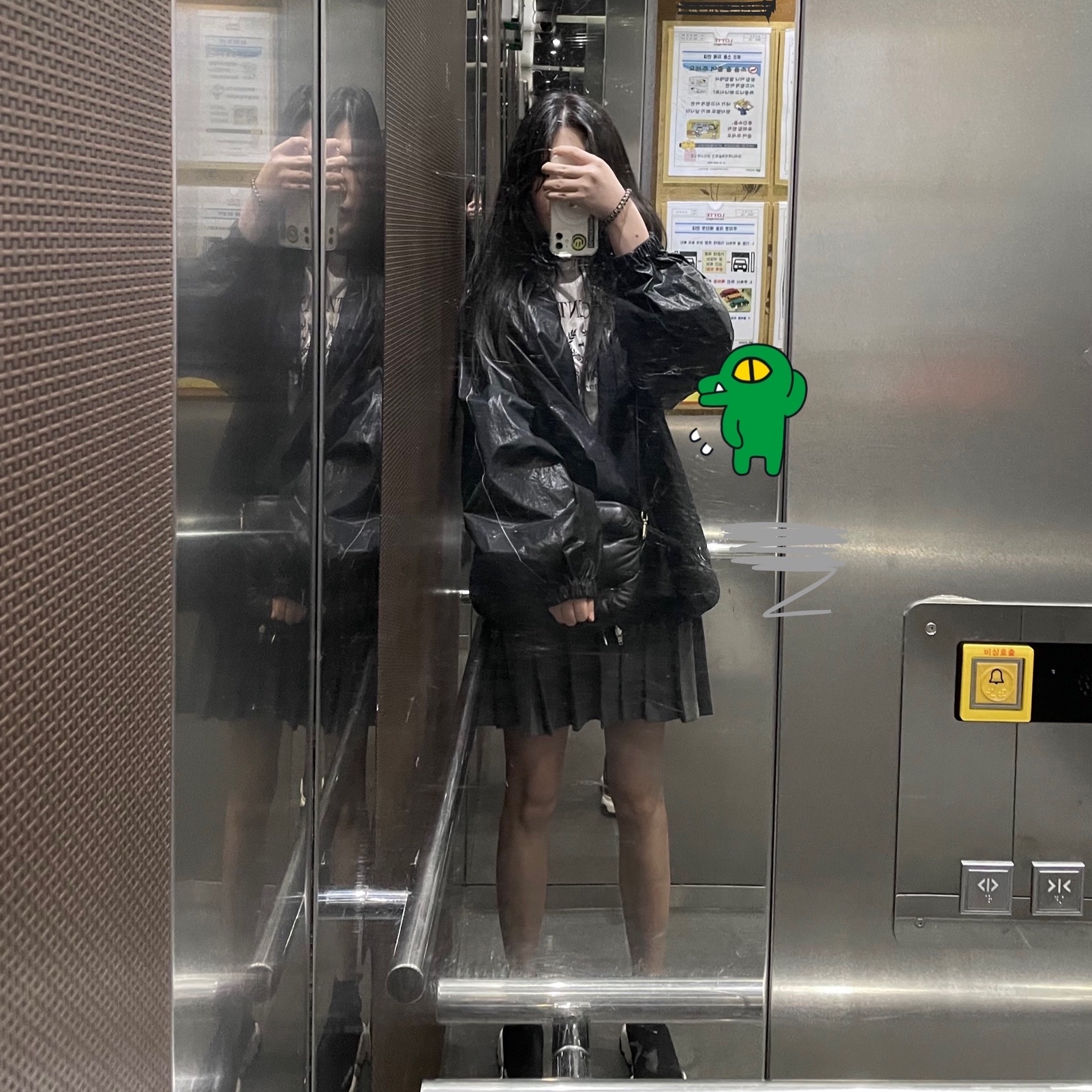 Balenciaga Speed Trainer Black White 2018, (W) Matin Kim Logo Coating Jumper Black 착용 스타일