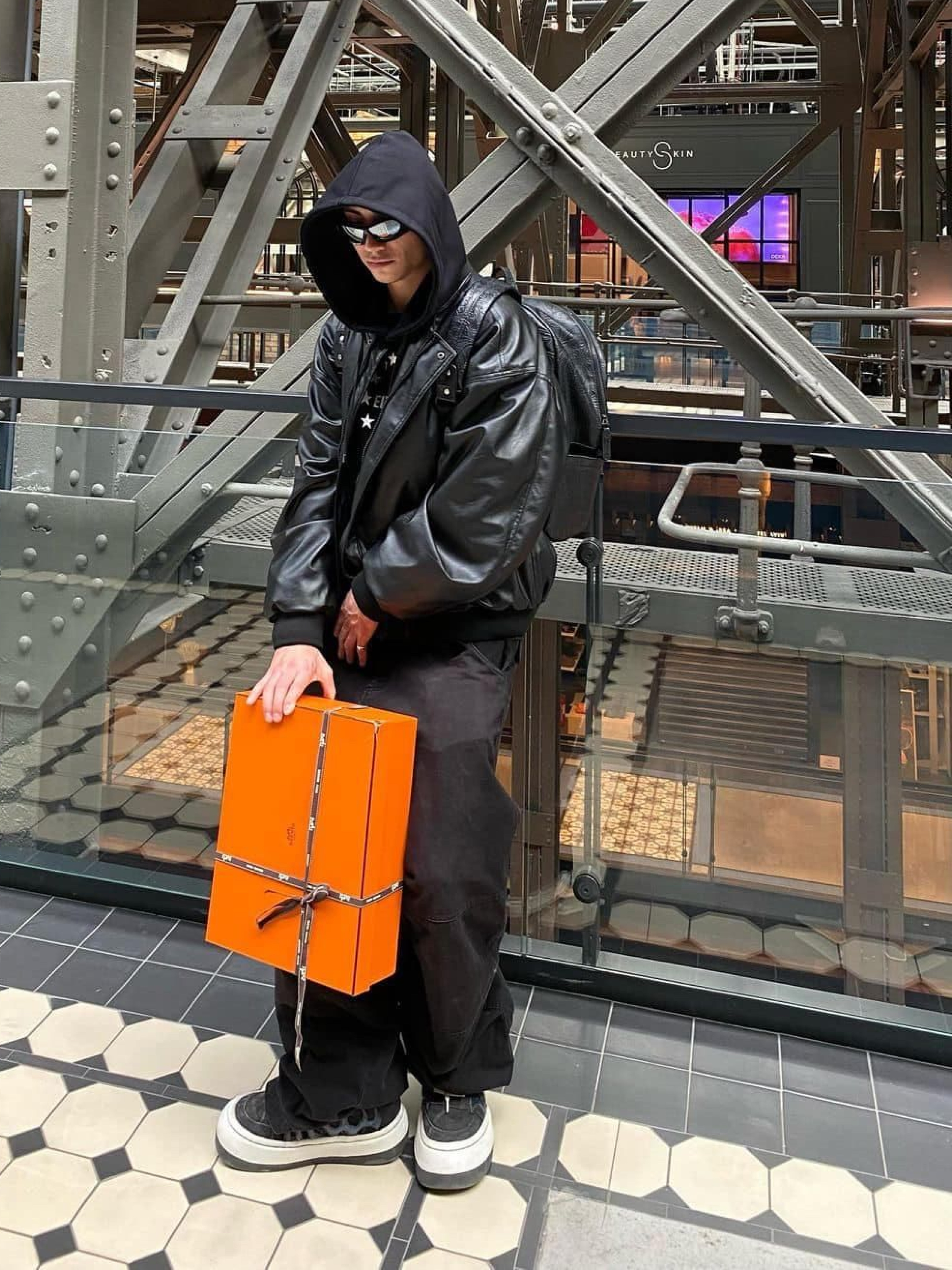 Civision by CSC Leather Mix Bomber Jacket Black, Full of Ssun Gunpocket Leather Jacket Grey 착용 스타일 - 2
