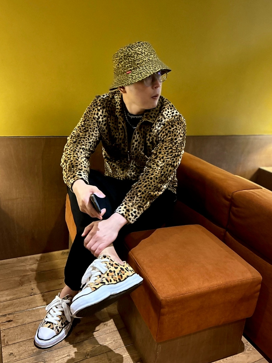 Supreme x Barbour Waxed Cotton Crusher Leopard - 20SS, Maison Mihara Yasuhiro Peterson OG Sole Calf Hair Low-top Sneakers Leopard 착용 스타일 - 1