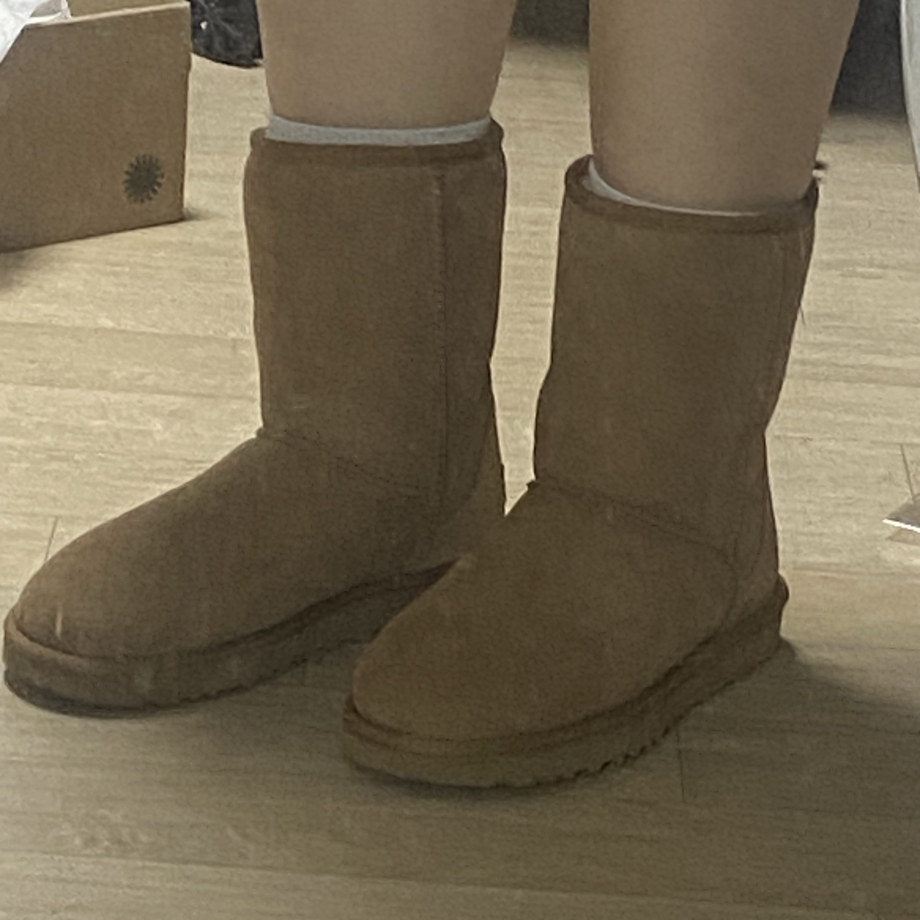 (W) UGG Classic Short II Boots Chestnut 착용 스타일 - 3