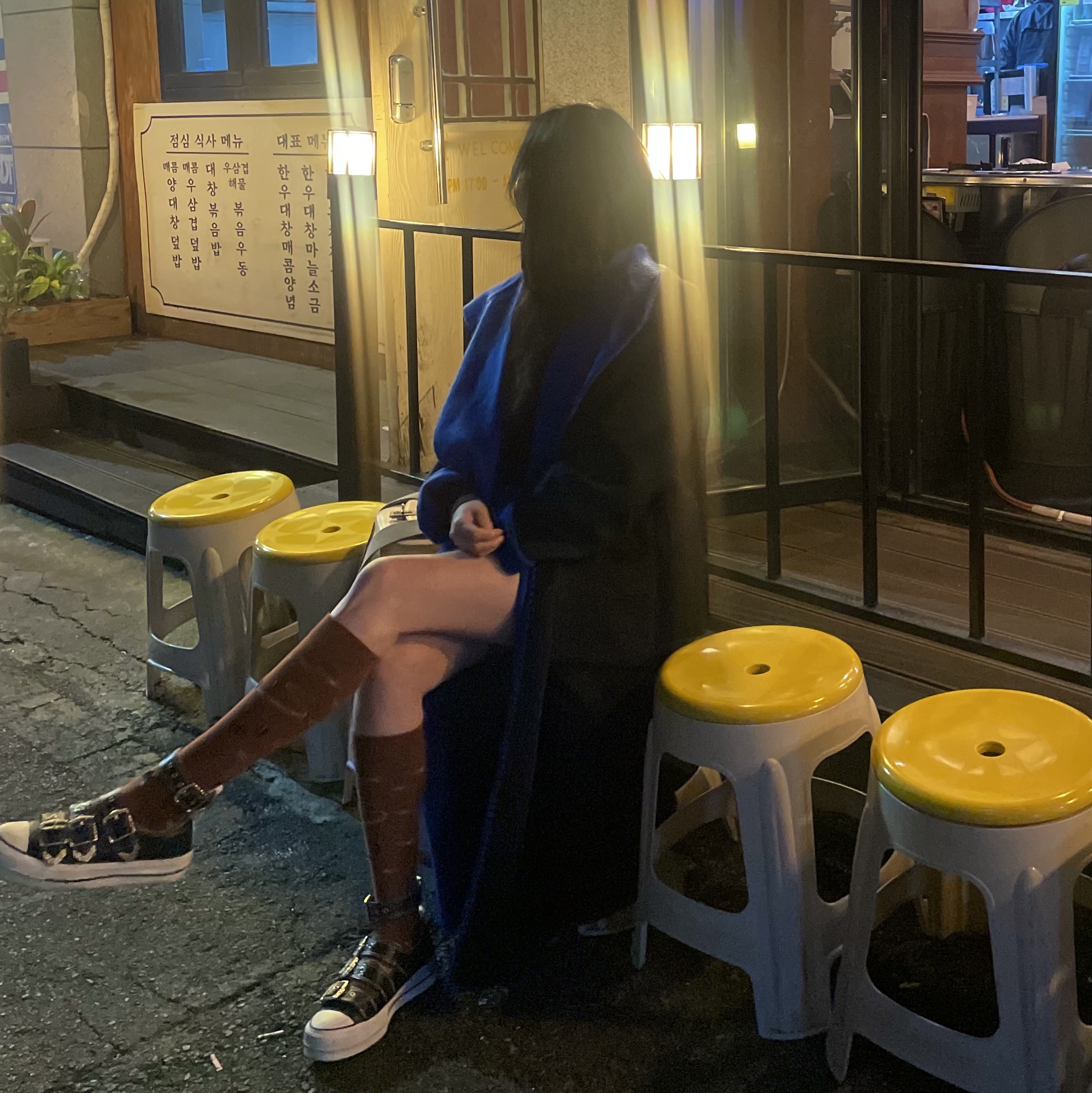 Converse x Ader Error Chuck 70 Ox Imperial Blue 착용 스타일 - 2
