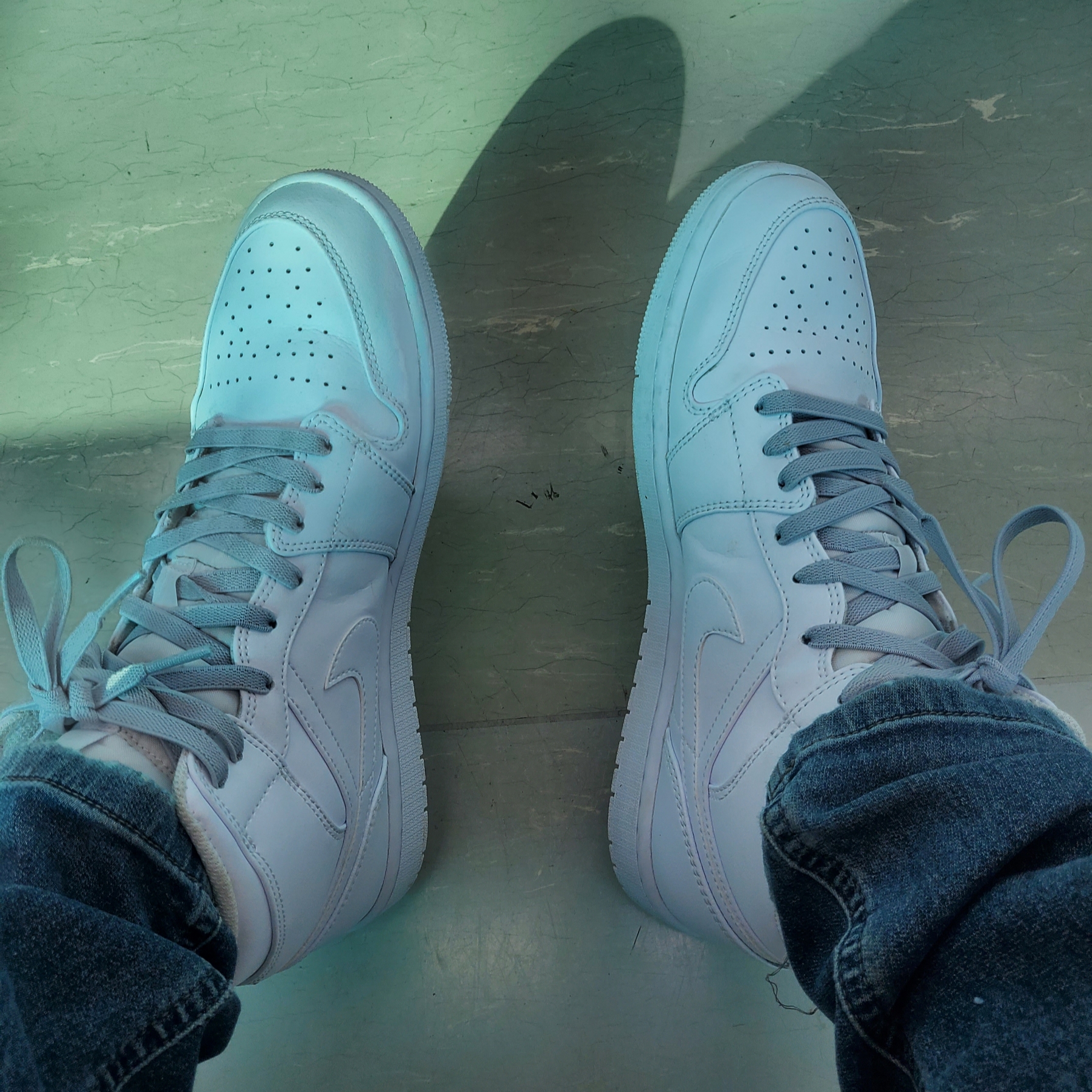 Jordan 1 Mid Triple White 2022 착용 스타일