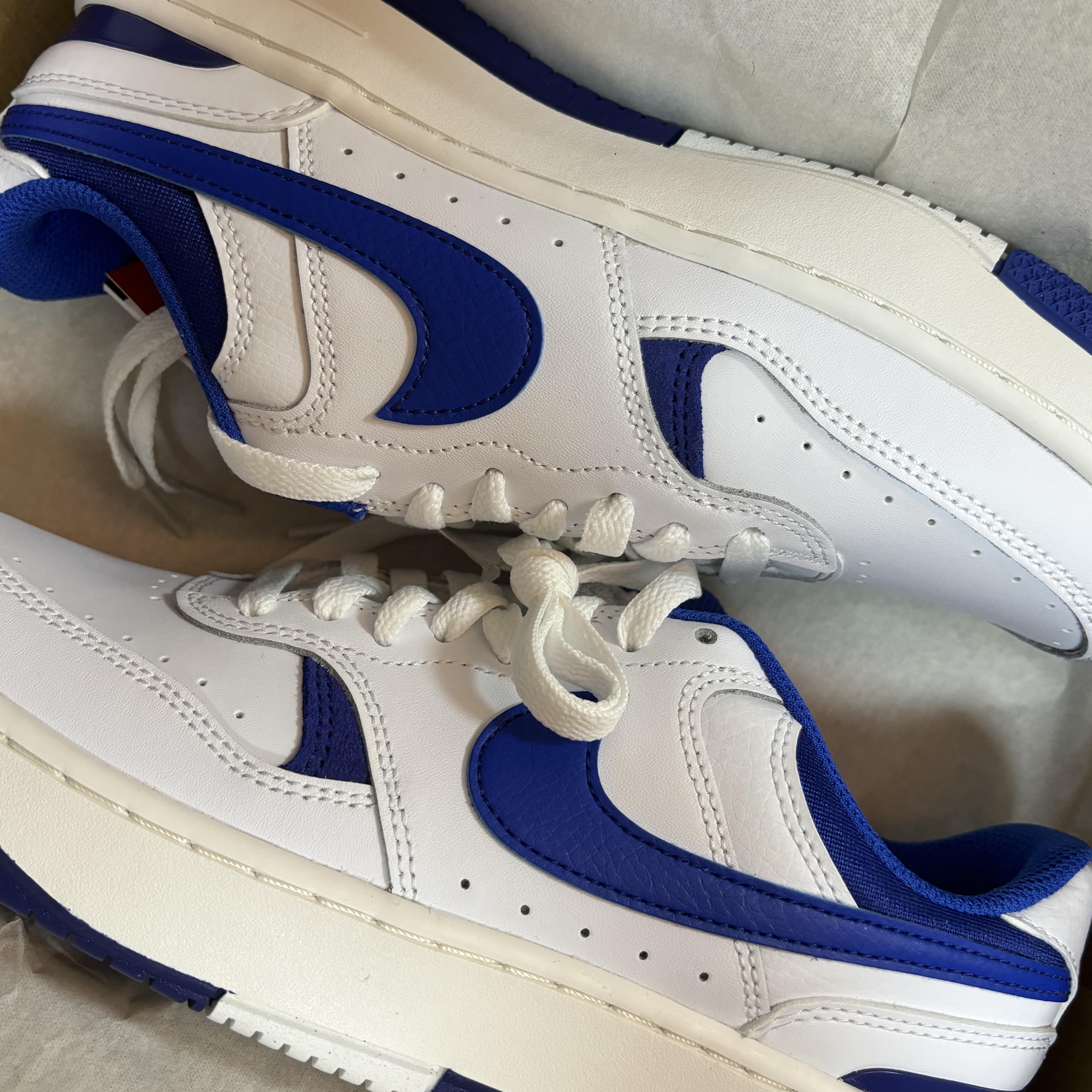 (W) Nike Gamma Force White Game Royal 착용 스타일