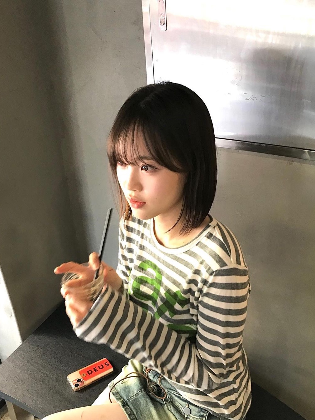 [KREAM 단독] Safarispot Women 1/2 Ticketing Stripe Border Tee Gray, [KREAM 단독] Safarispot Women 1/2 Ticketing Stripe Border Tee Black 착용 스타일