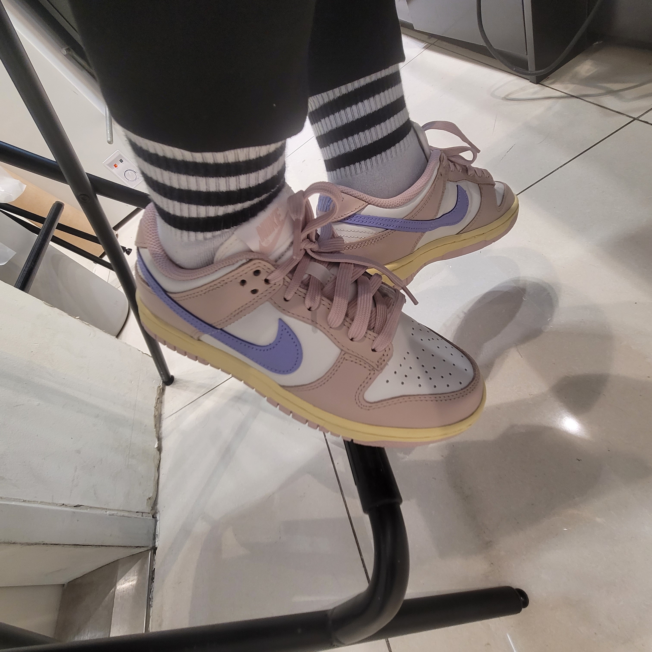 (W) Nike Dunk Low Pink Oxford 착용 스타일 - 5