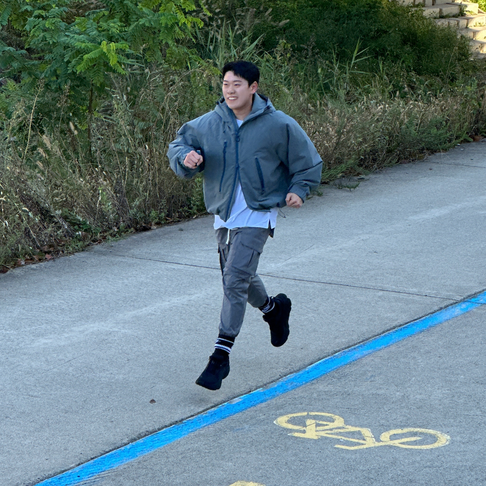 Hoka Bondi 8 Black - Wide 착용 스타일 - 2