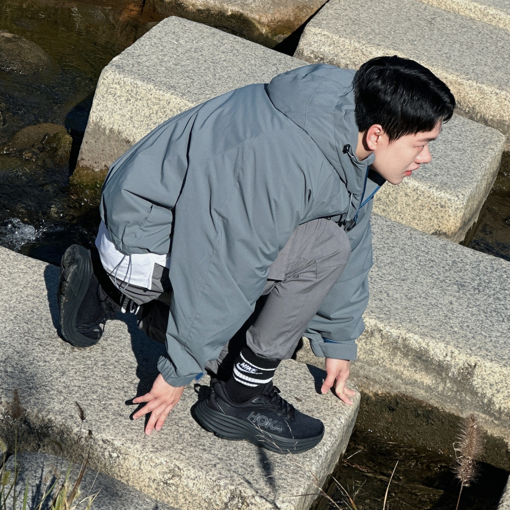 Hoka Bondi 8 Black - Wide 착용 스타일 - 1