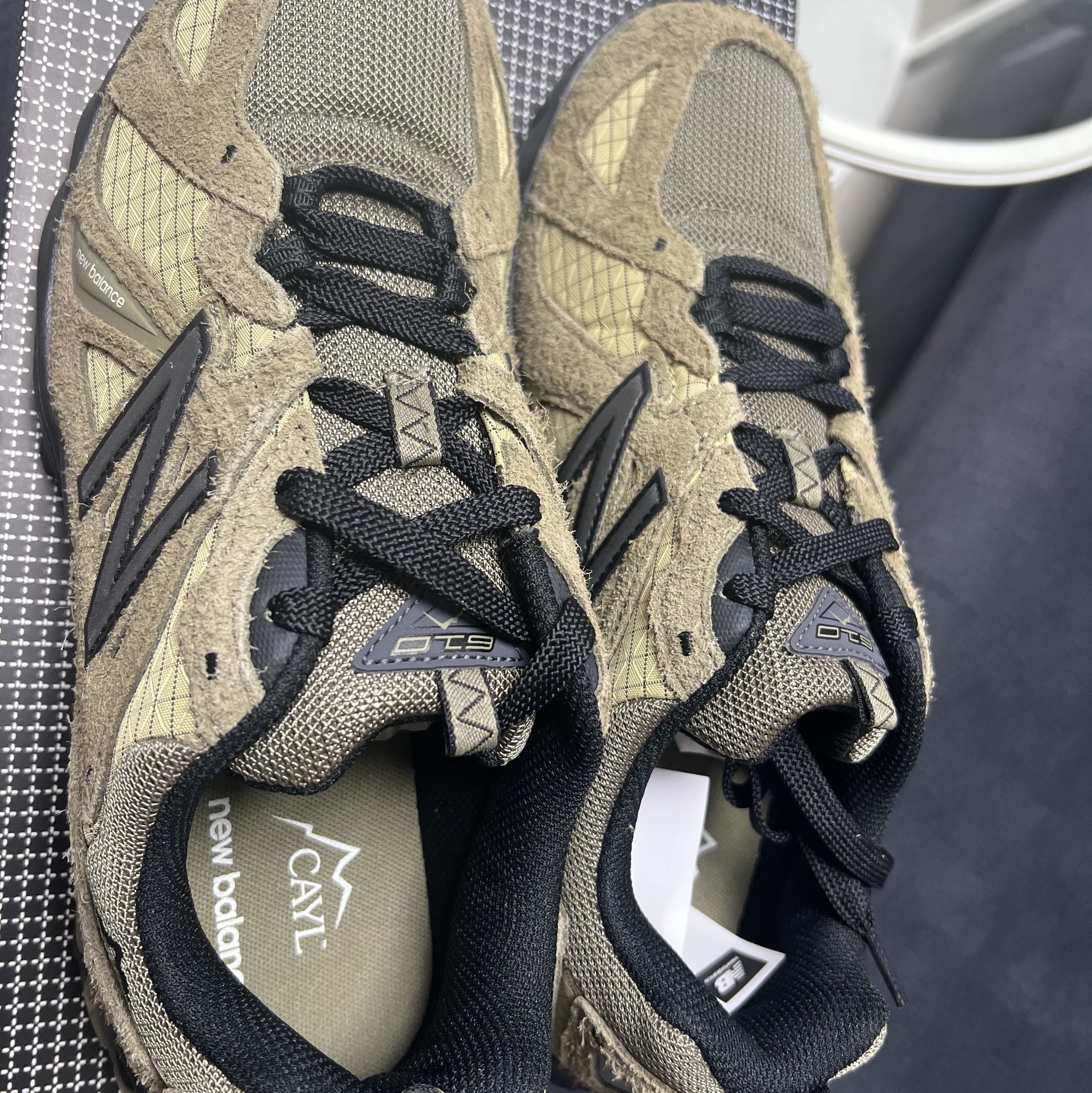 New Balance x Cayl ML610TCL Covert Green 착용 스타일 - 1