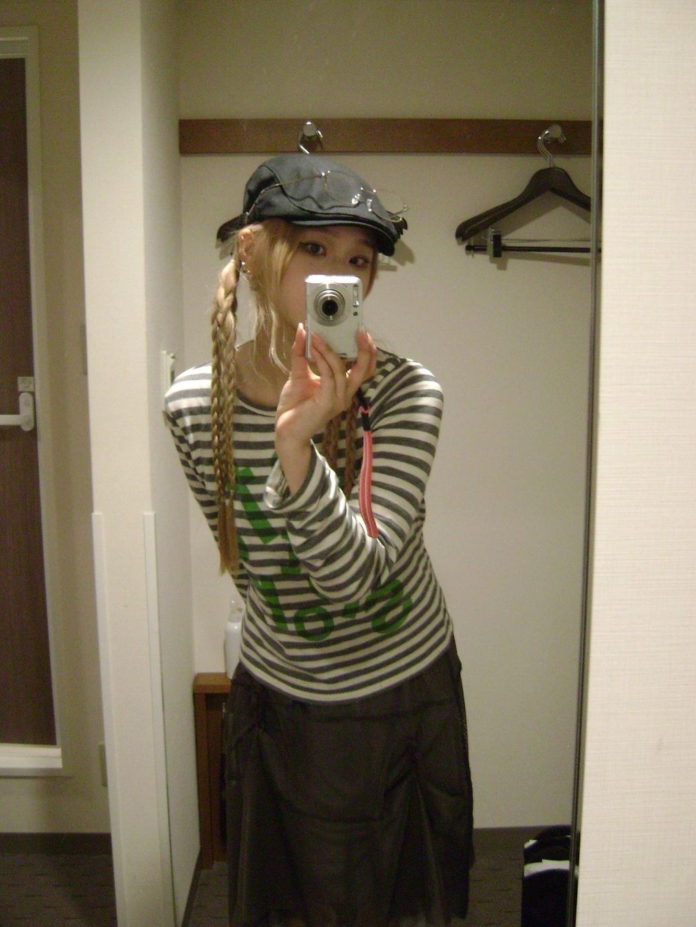 [KREAM 단독] Safarispot Ticketing Stripe Border Tee Gray, [KREAM 단독] Safarispot Women 1/2 Ticketing Stripe Border Tee Gray 착용 스타일