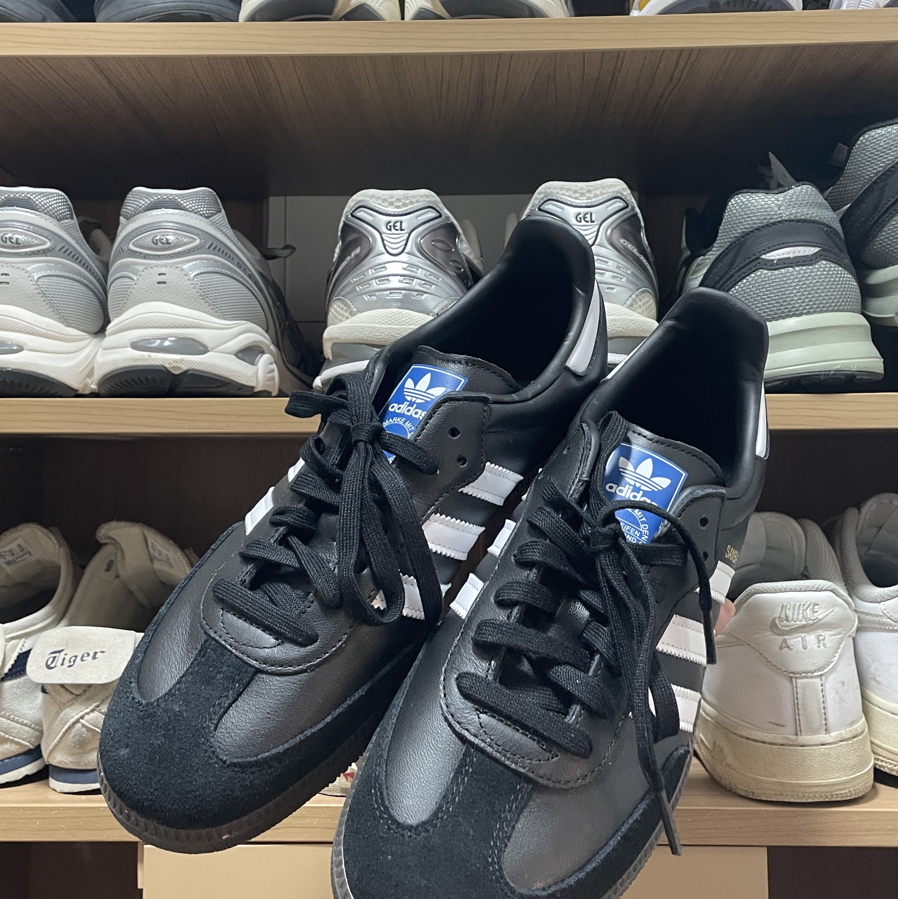 Adidas Samba OG Black White Gum 착용 스타일 - 3