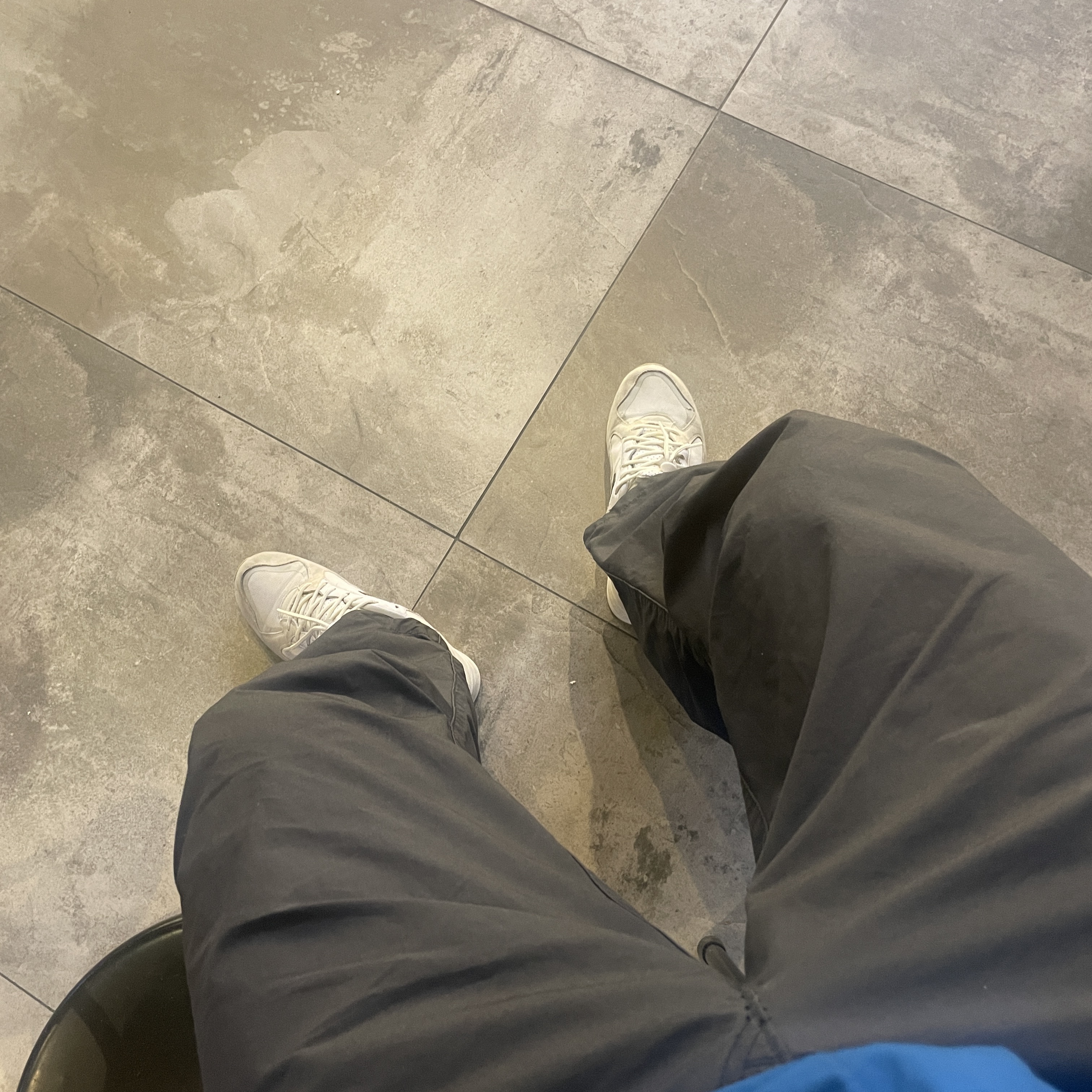 Sony WH-1000XM5 Silver (Korean Ver.), Nike x Fear of God Air Skylon 2 White 착용 스타일 - 3