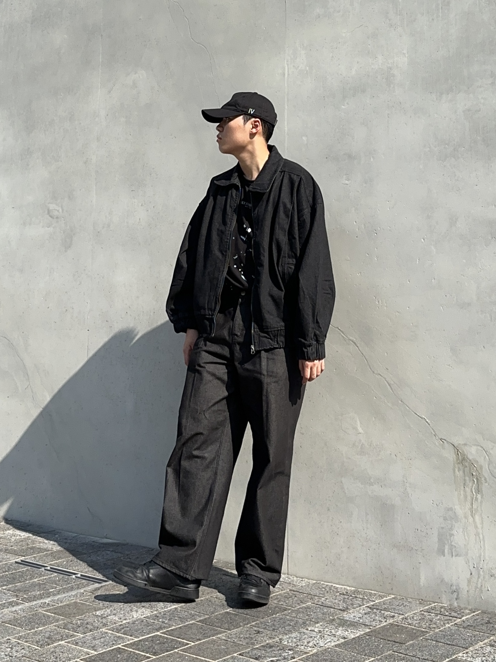 Nike Air Force 1 '07 Low Triple Black 착용 스타일 - 3