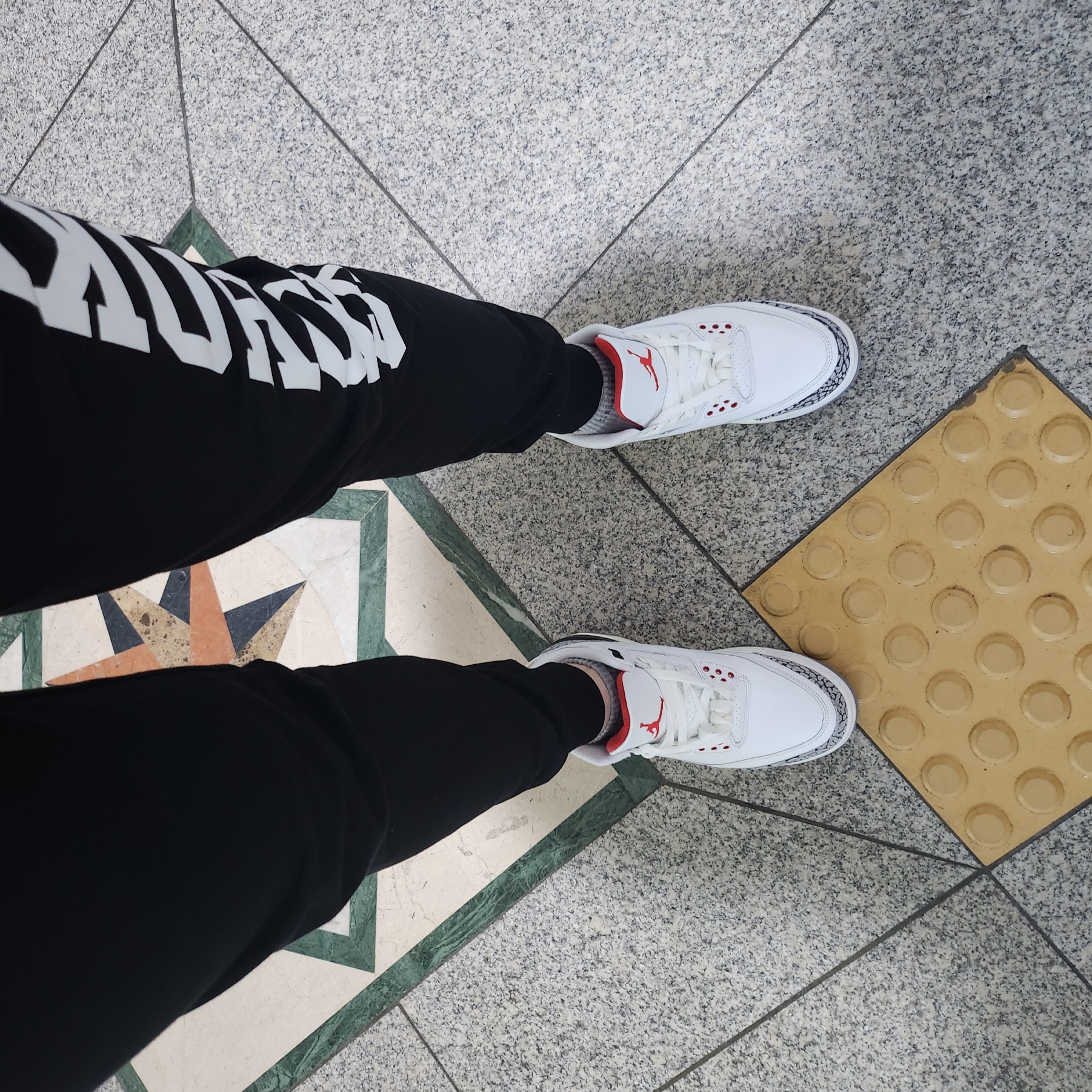 Jordan 3 Retro White Cement Reimagined 착용 스타일