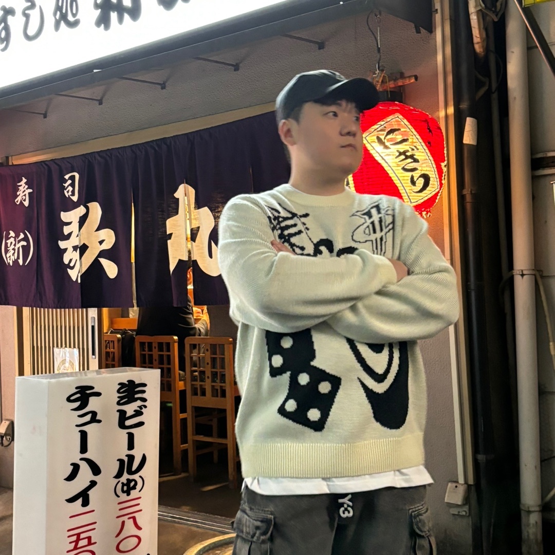 Zara Utility Cargo Jeans Black, Nike x Stussy NRG LS Knit Sweater Fossil (DR2893-238) 착용 스타일 - 1
