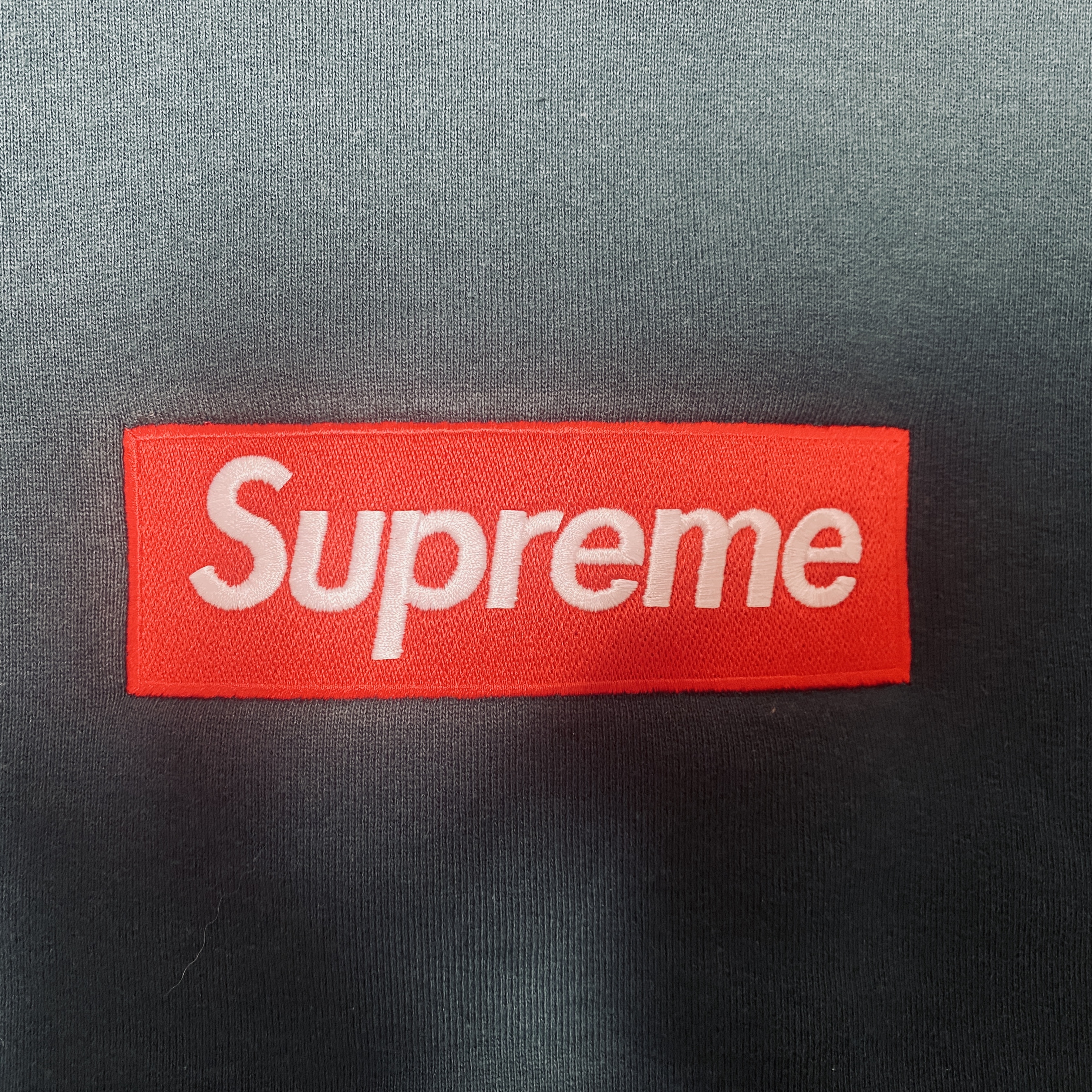 Supreme Box Logo Crewneck Dark Pine - 22FW 착용 스타일