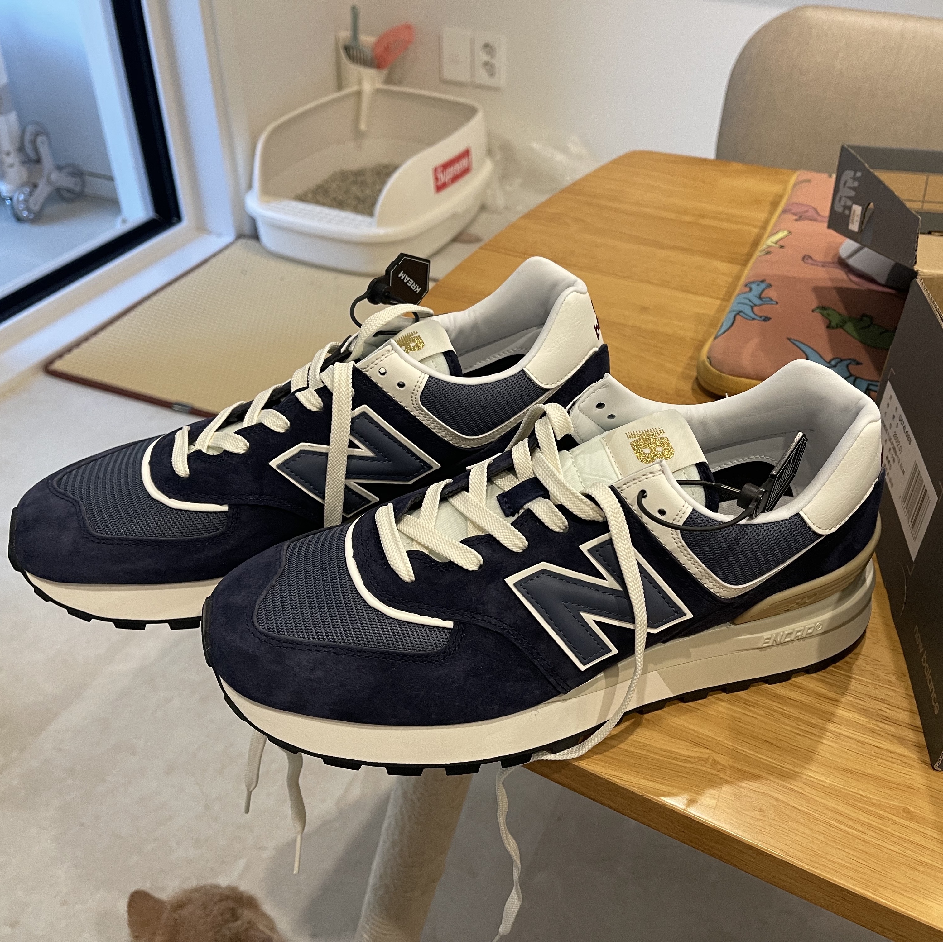 New Balance 574 Legacy Navy 착용 스타일