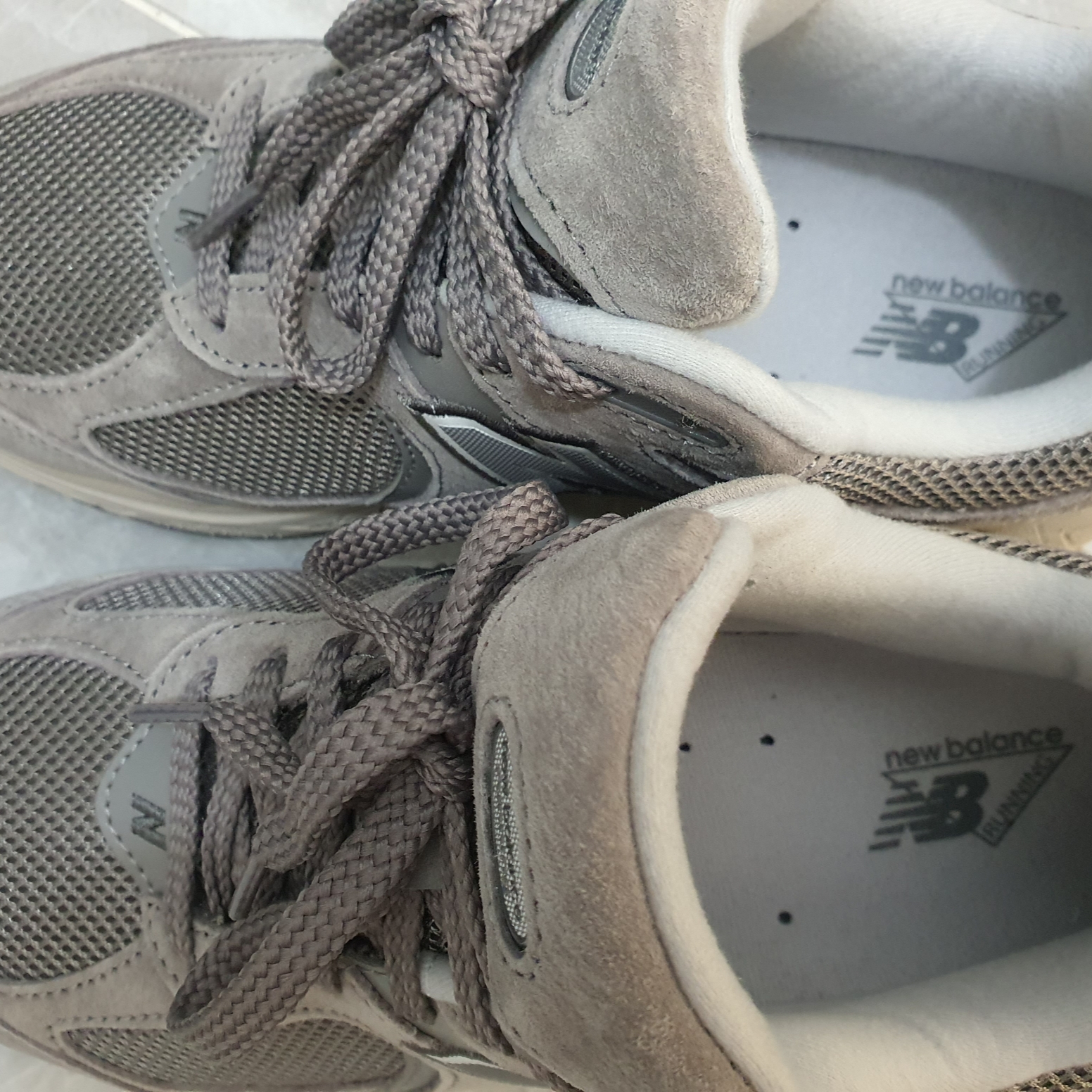 New Balance 2002R Grey 착용 스타일 - 1
