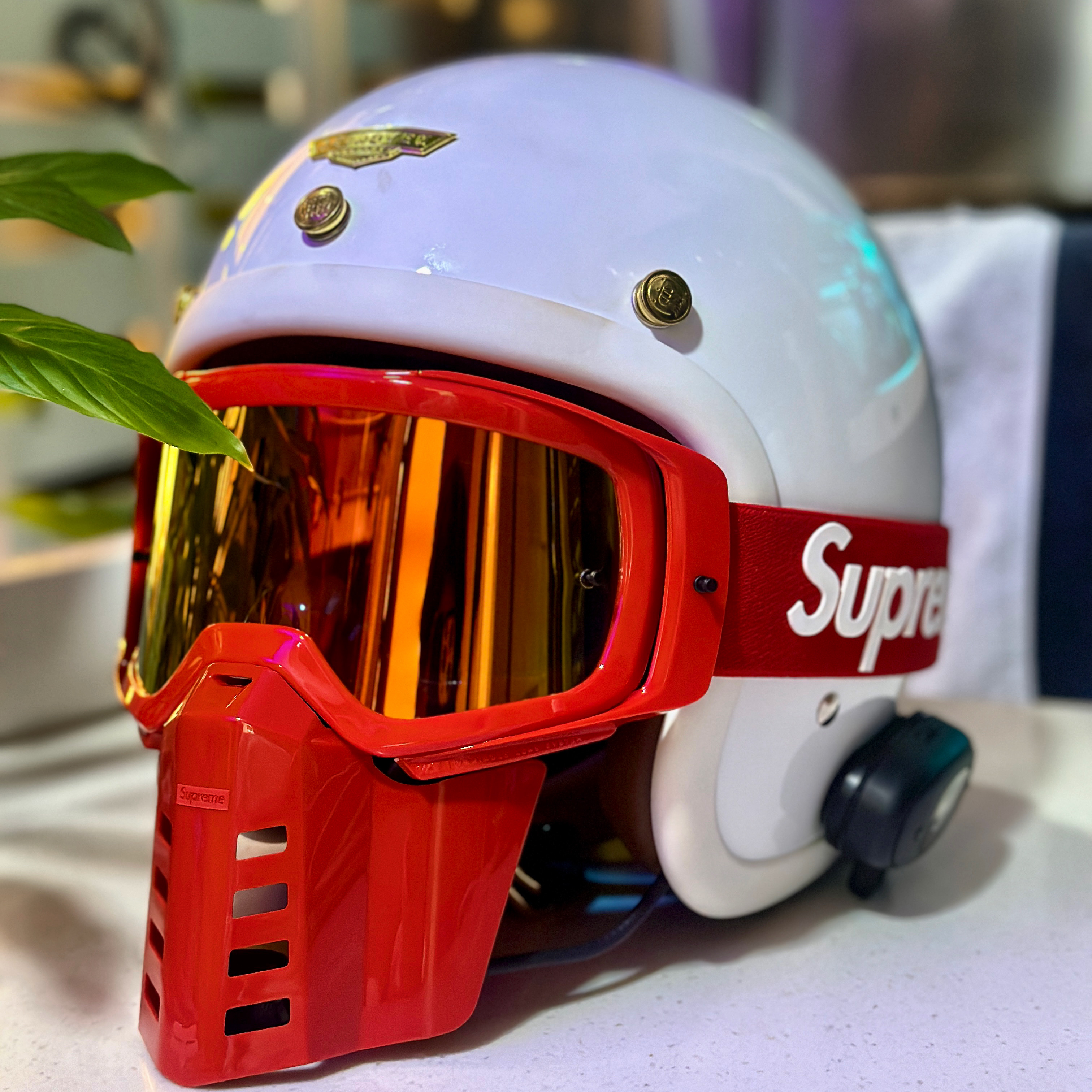 Supreme x Fox Racing Goggles Red - 23FW 착용 스타일
